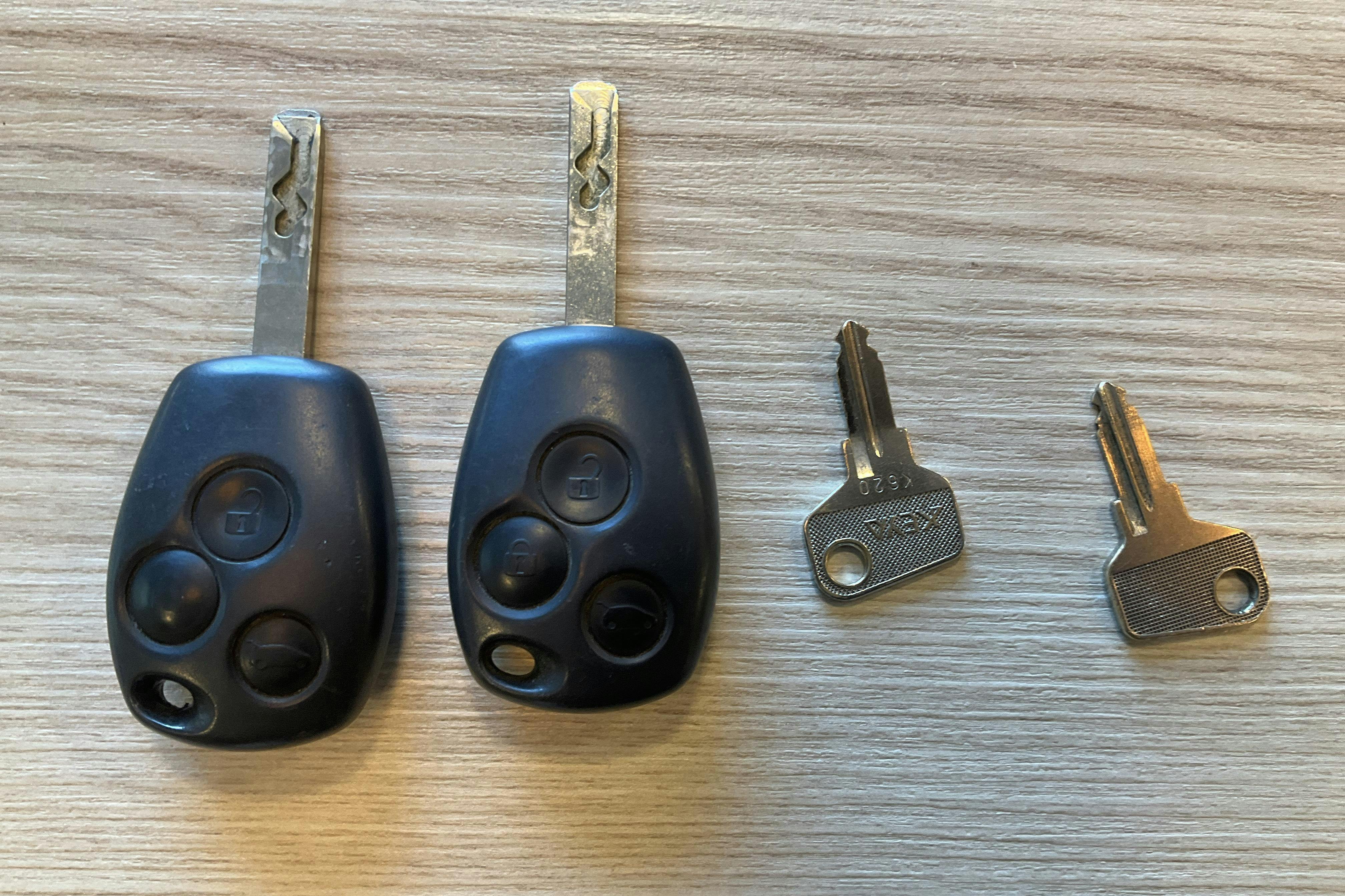 Presentation photo 17 of 17: Renault Master 2.3 dCi Pickup/Chassi 2WD (170hk) - 223 440 km - Automatic - white - 2018