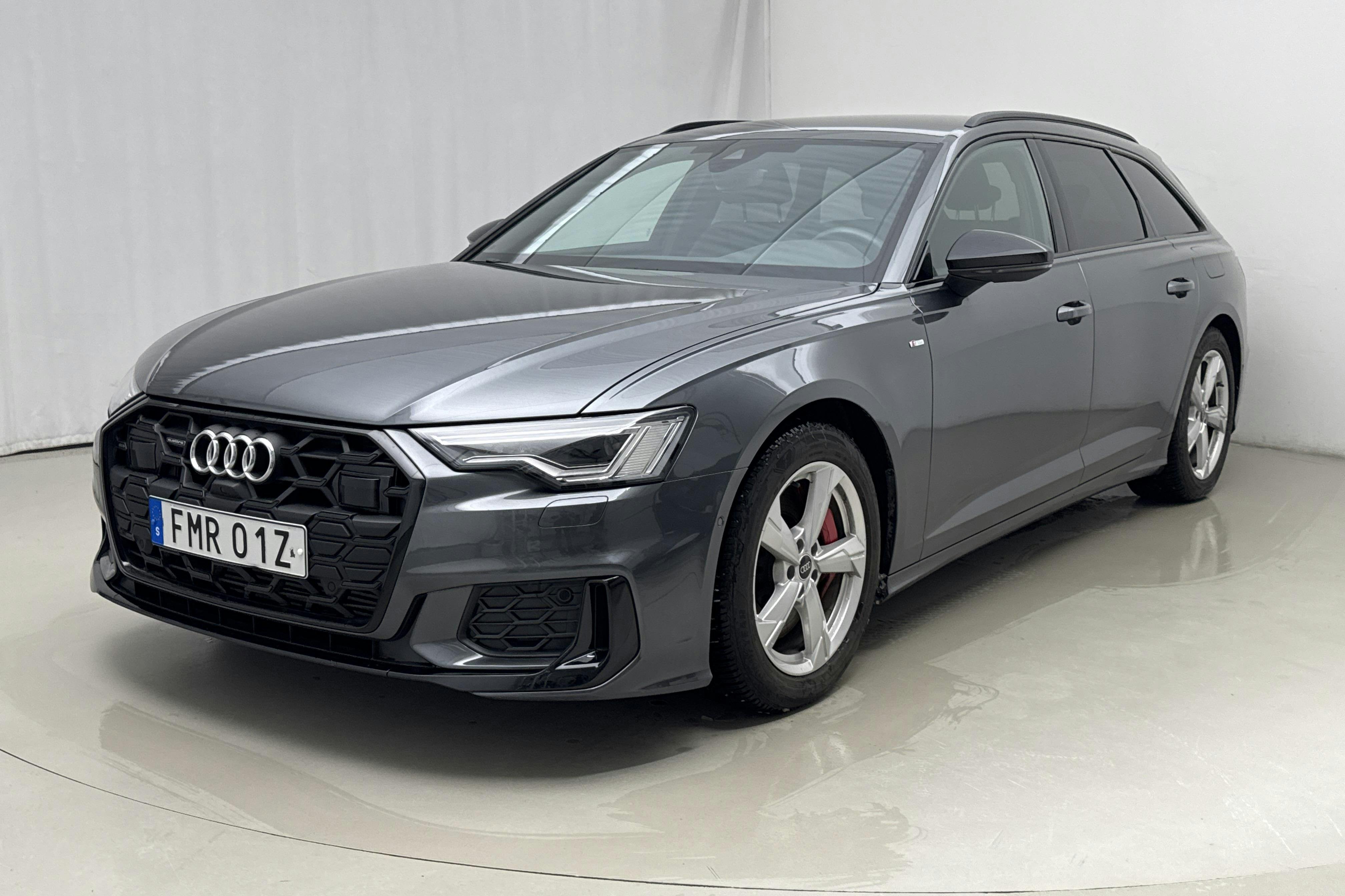 Presentationsfoto 1 av 18: Audi A6 Avant 55 TFSI e quattro (367hk) - 1 364 mil - Automat - grå - 2025