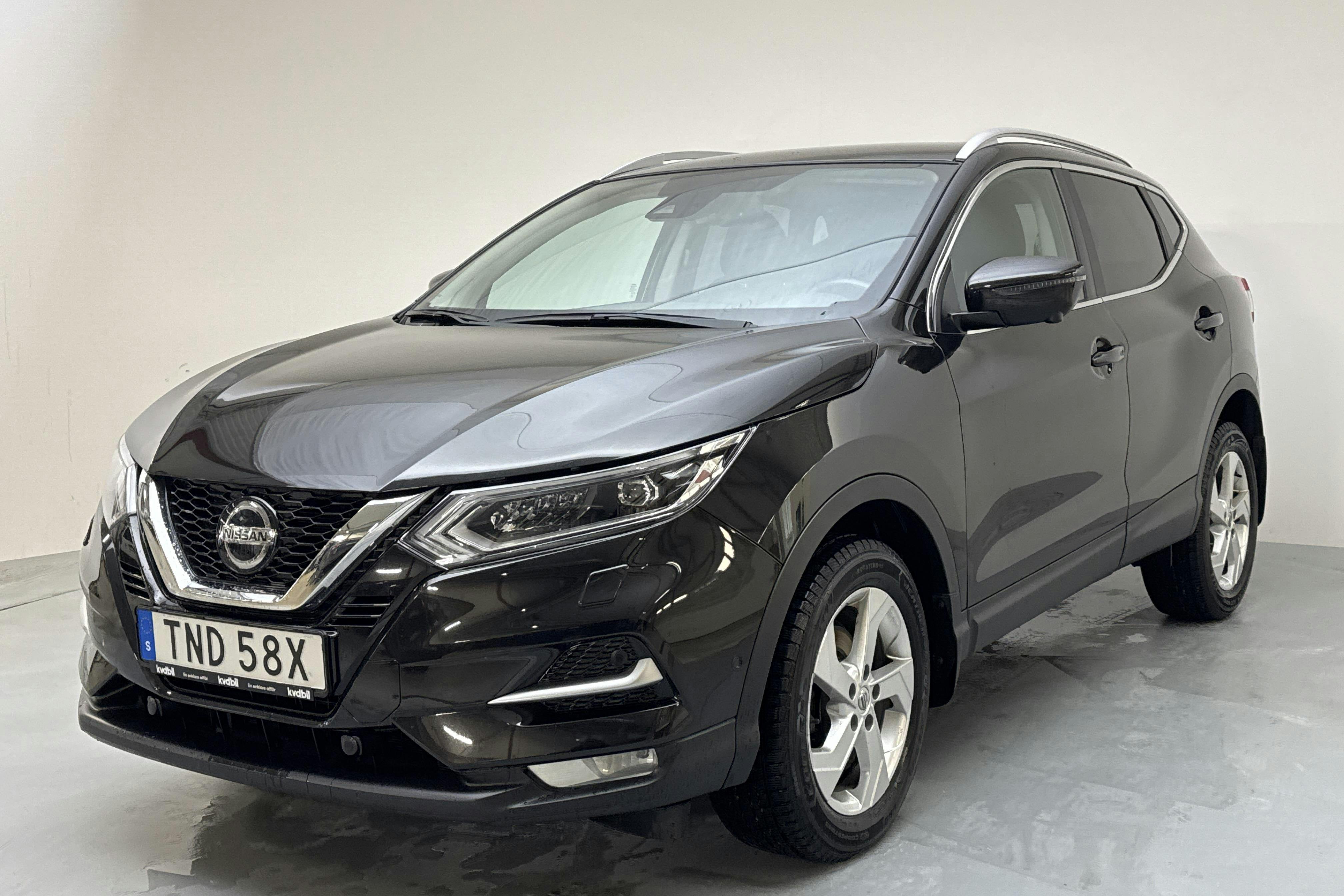 Præsentationsfoto 1 af 13: Nissan Qashqai 1.3 DIG-T (160hk) - 40 930 kilometer - Salgsautomat - Sort - 2021