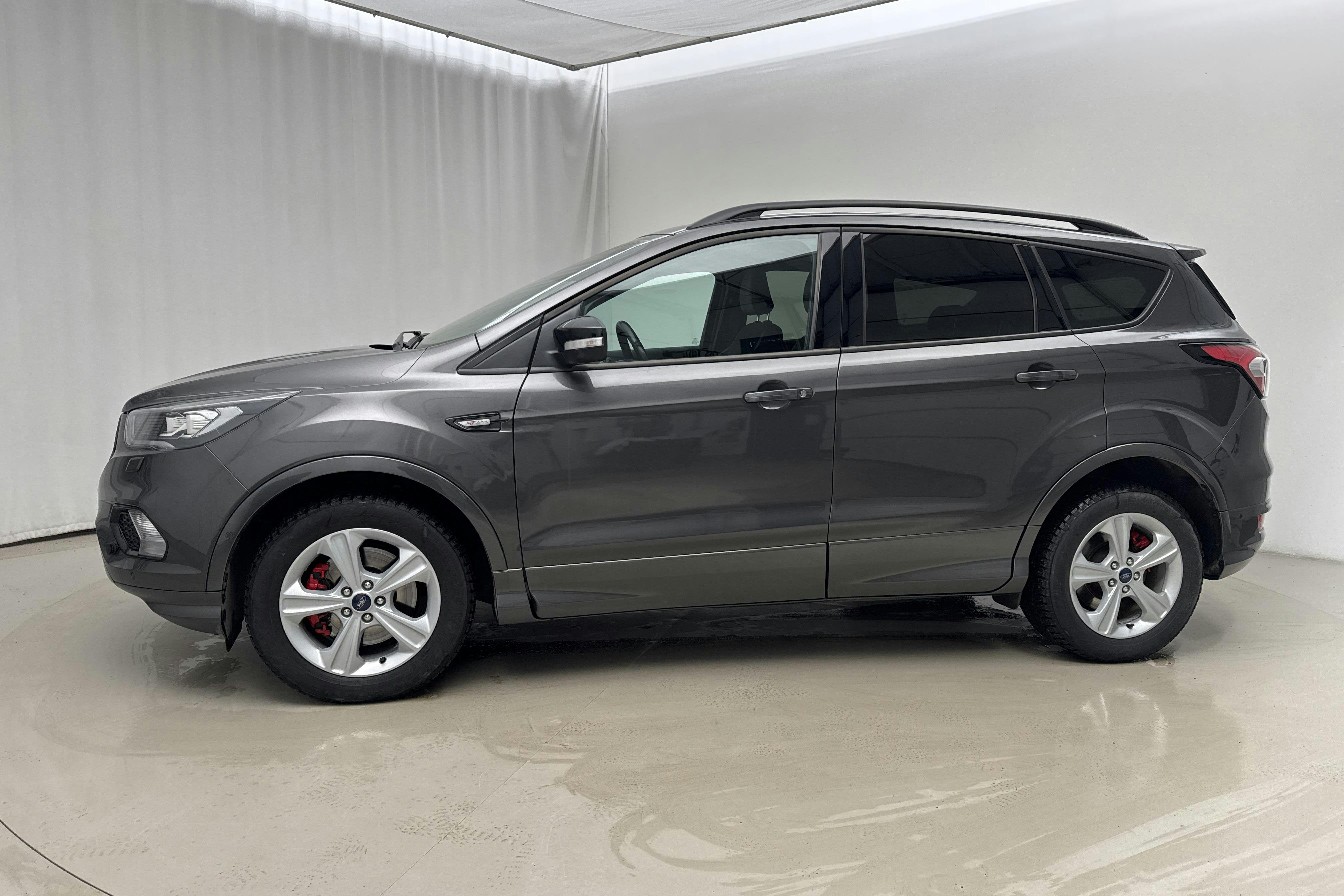 Presentation photo 2 of 17: Ford Kuga 1.5 EcoBoost E85 (150hk) - 105 050 km - Automatic - gray - 2020