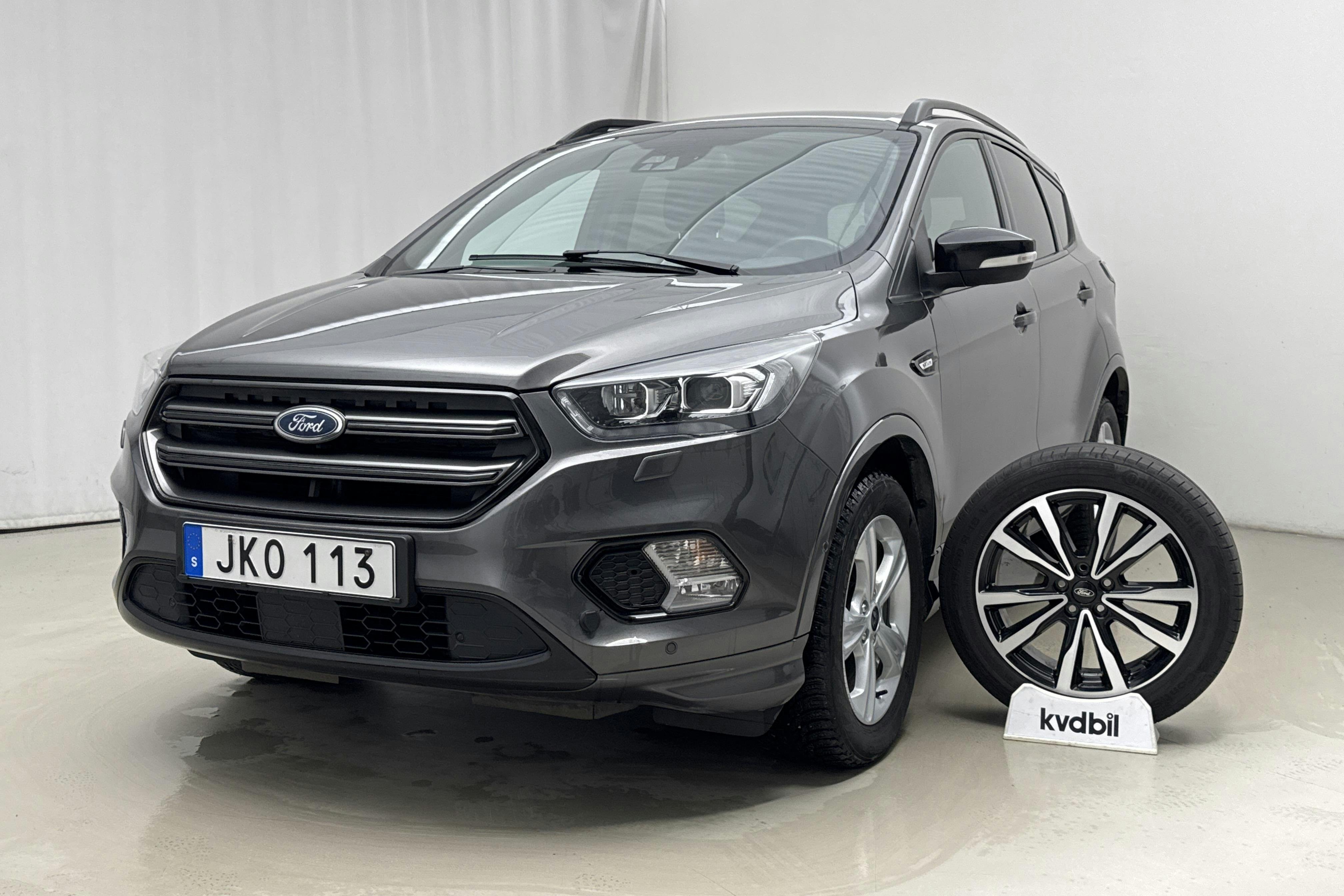 Presentation photo 1 of 17: Ford Kuga 1.5 EcoBoost E85 (150hk) - 105 050 km - Automatic - gray - 2020