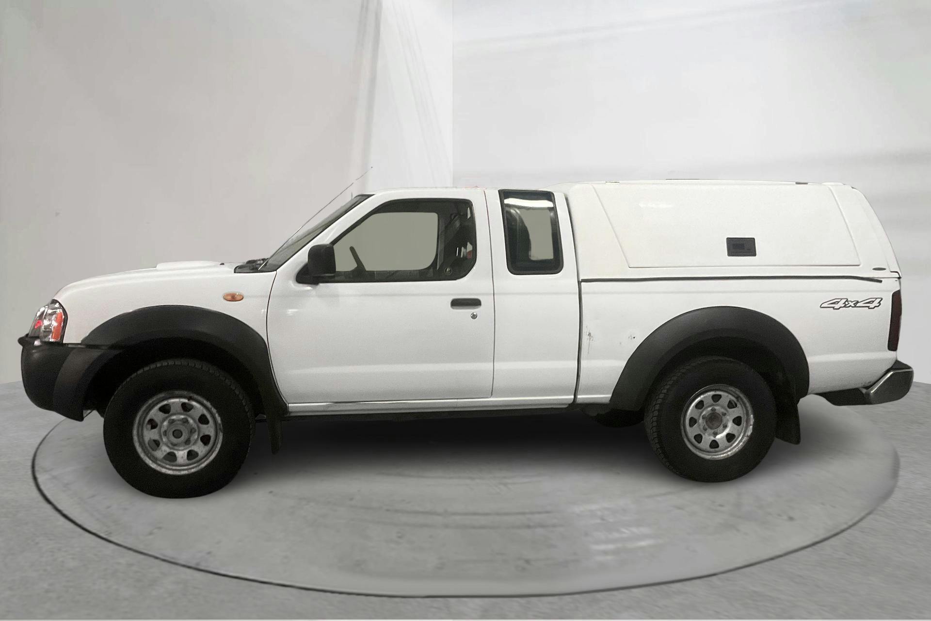 Presentation photo 2 of 12: Nissan King Cab 2.5 TDI 4WD (133hk) - 173 470 km - Manual - white - 2004