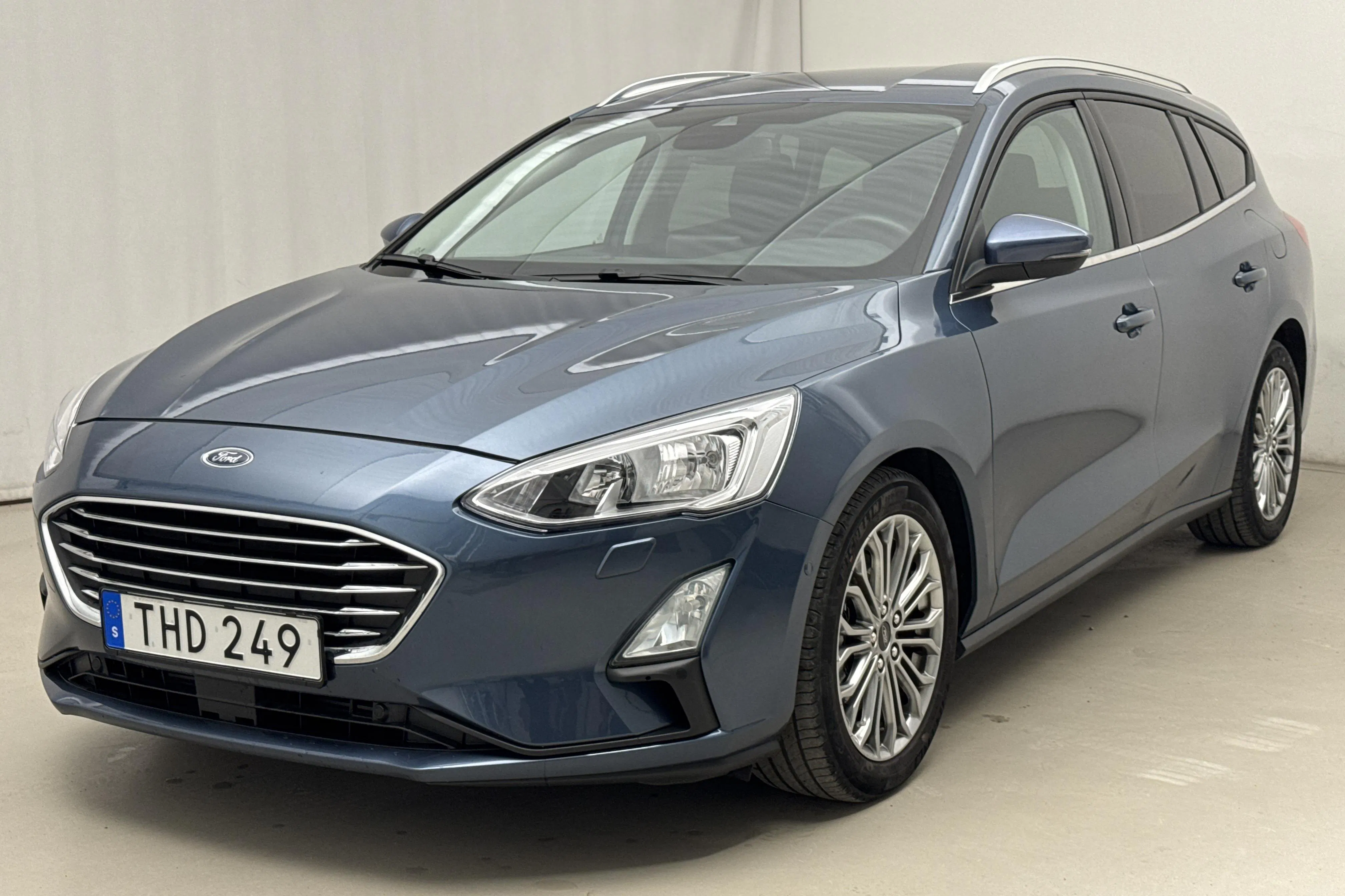 Presentation photo 1 of 16: Ford Focus 1.0 EcoBoost Kombi (125hk) - 17 890 km - Manual - blue - 2019