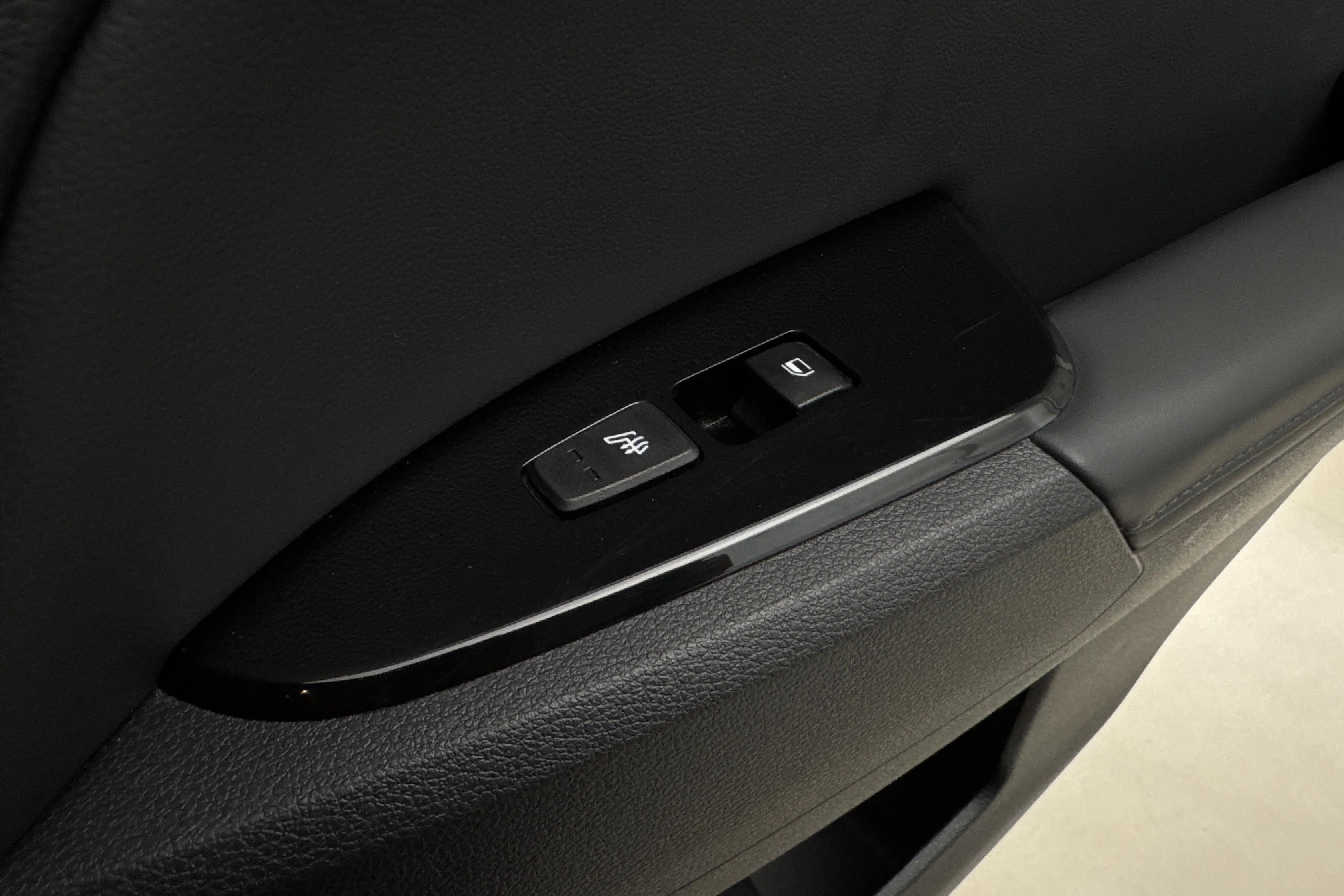 Präsentationsfoto 24 von 24: KIA Sportage PHEV AWD (265hk) - 64 420 Kilometer - Verkaufsautomat - Schwarz - 2023