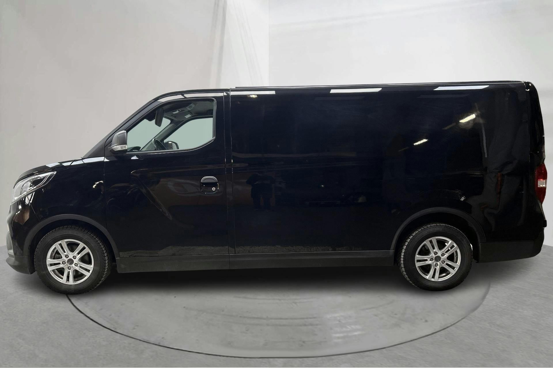 Presentation photo 2 of 15: Maxus e-Deliver 3 50.2kWh (120hk) - 31 150 km - Automatic - black - 2022
