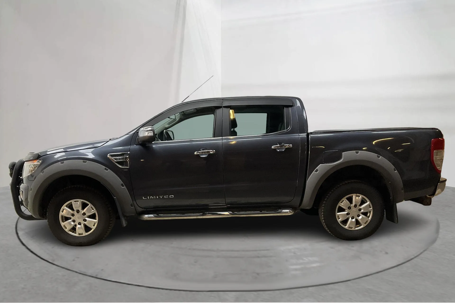 Presentationsfoto 2 av 14: Ford Ranger 2.2 TDCi 4WD (150hk) - 29 780 mil - Automat - grå - 2015