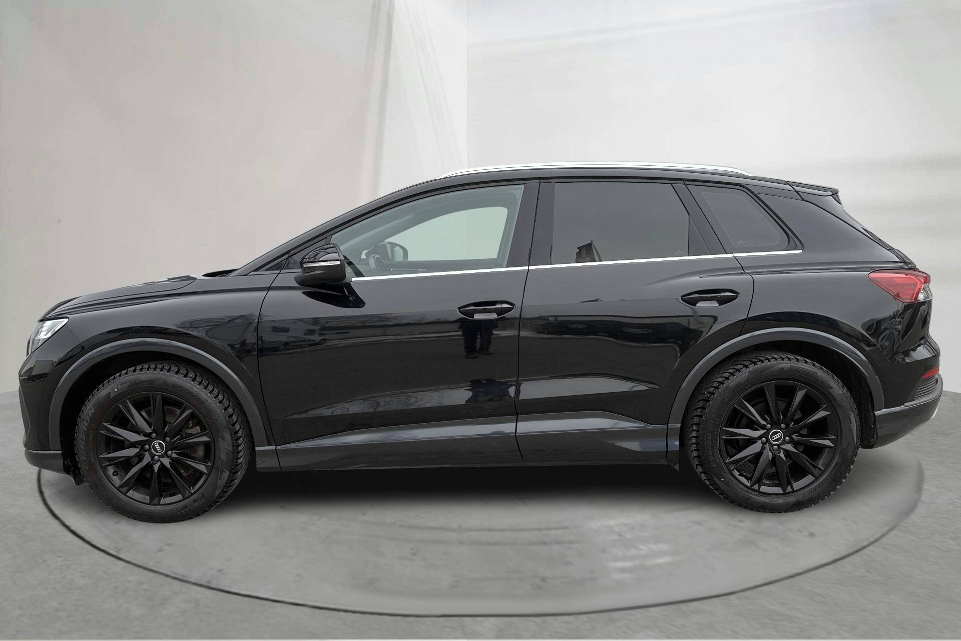 Presentation photo 2 of 20: Audi Q4 45 e-tron quattro 77kWh (265hk) - 92 850 km - Automatic - black - 2022