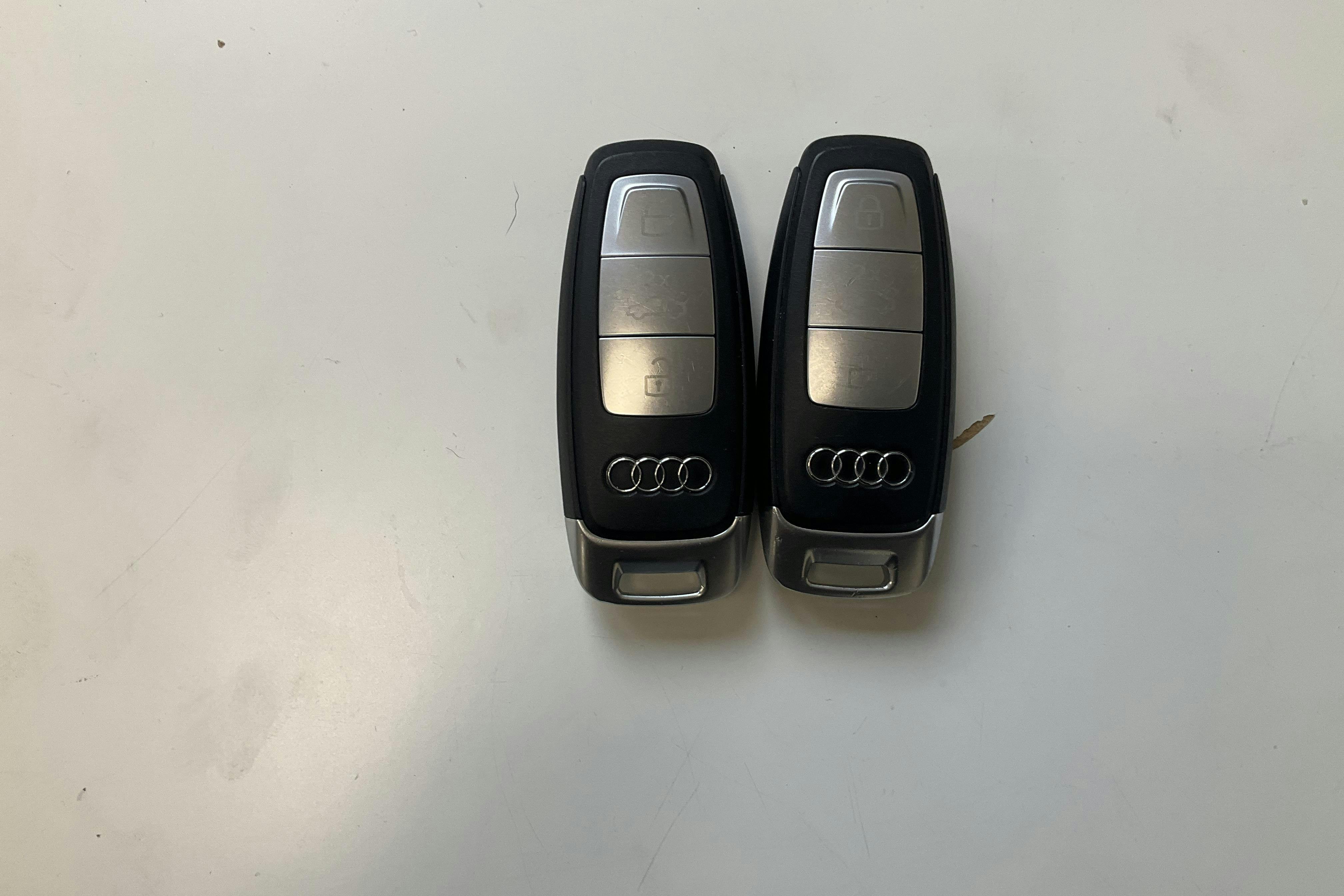 Presentation photo 20 of 20: Audi Q4 45 e-tron quattro 77kWh (265hk) - 92 850 km - Automatic - black - 2022