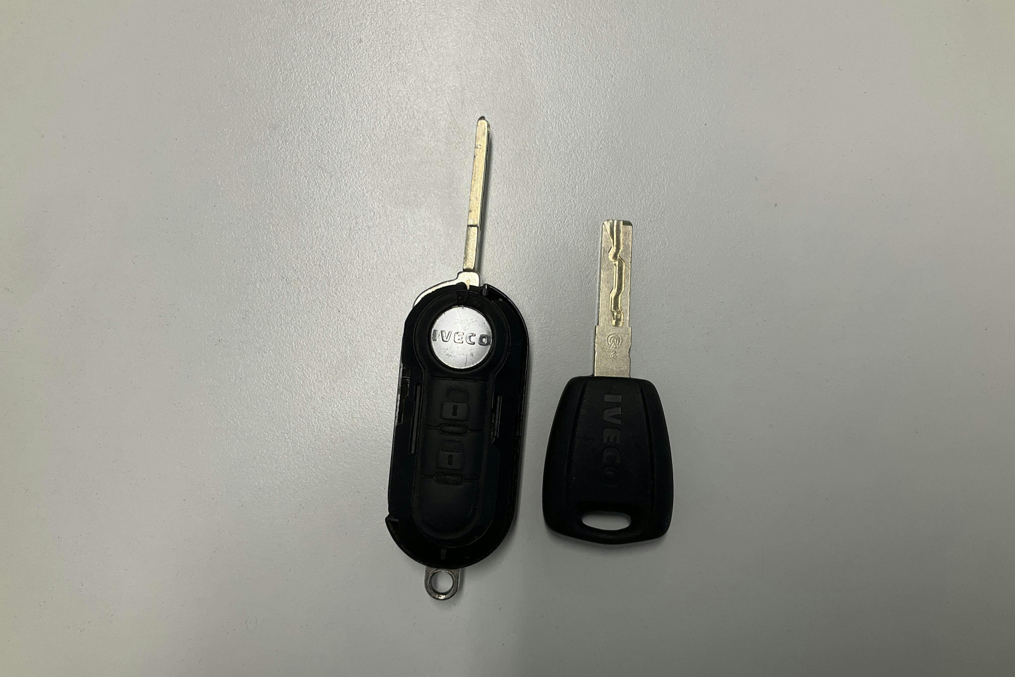 Presentation photo 15 of 15: Iveco Daily 35 2.3 (156hk) - 238 470 km - Automatic - white - 2021