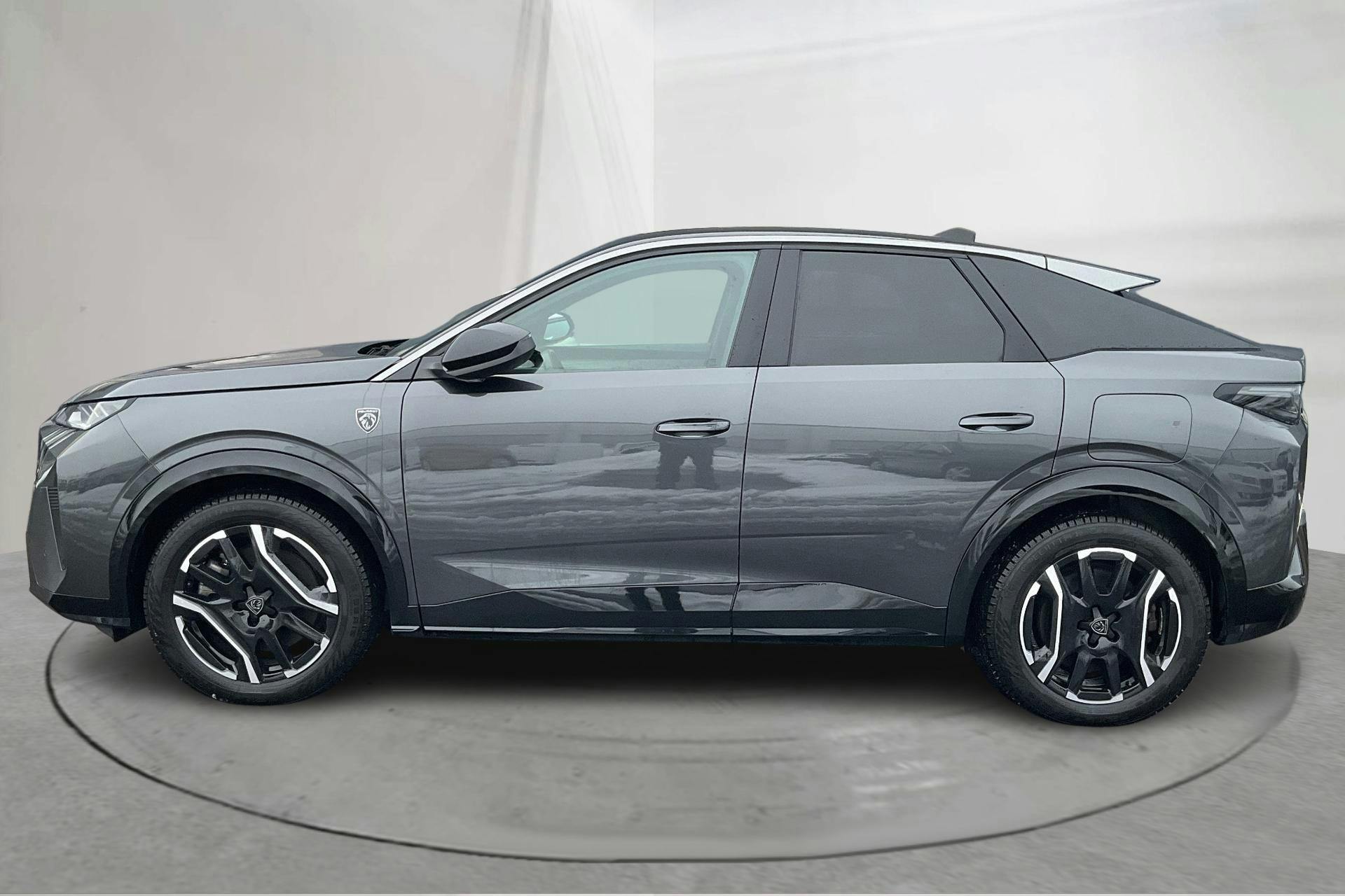 Presentation photo 2 of 20: Peugeot E-3008 73kWh (213hk) - 30 760 km - Automatic - gray - 2024