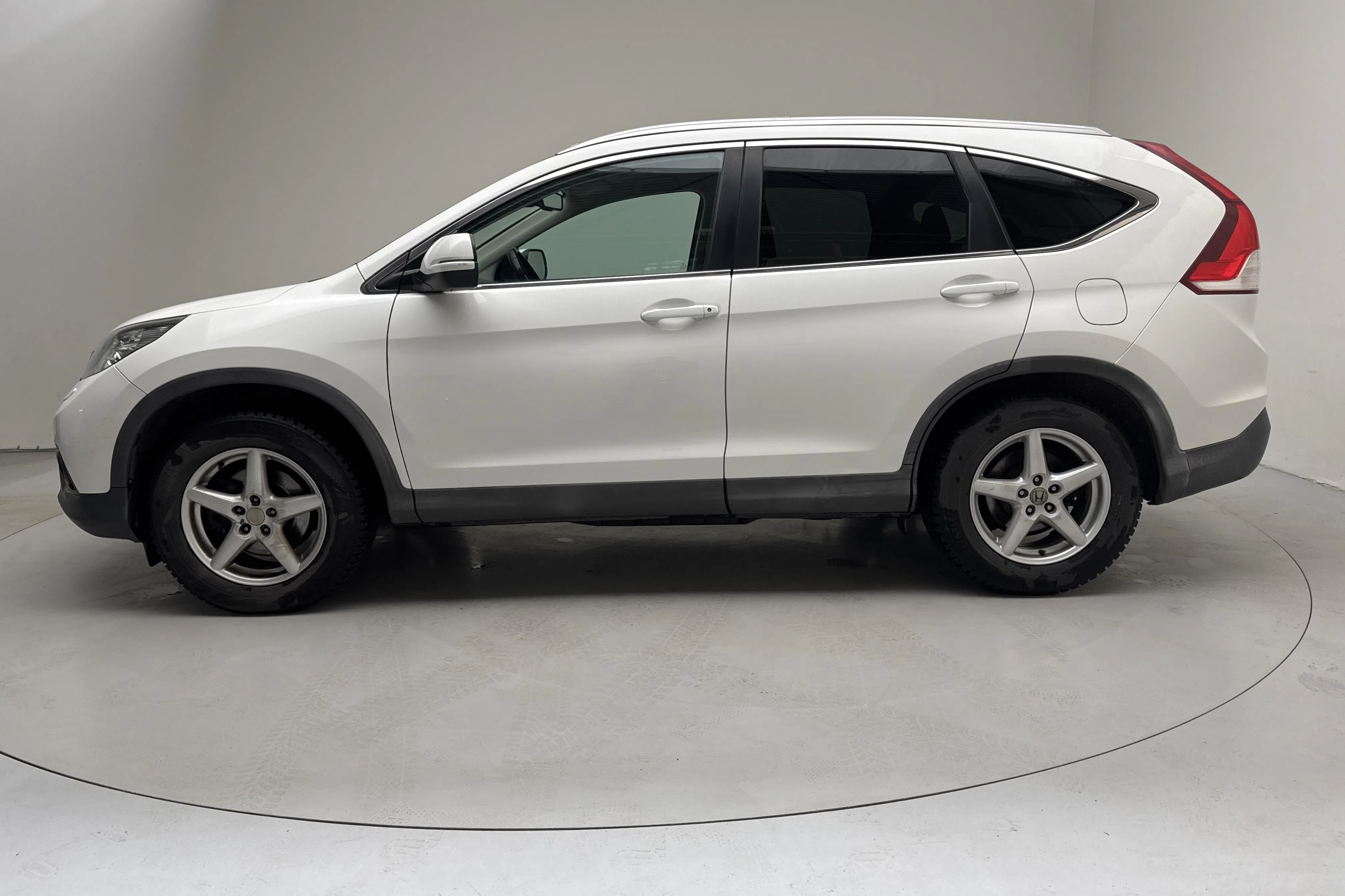 Presentation photo 2 of 13: Honda CR-V 2.2 i-DTEC 4WD (150hk) - 208 280 km - Automatic - white - 2014