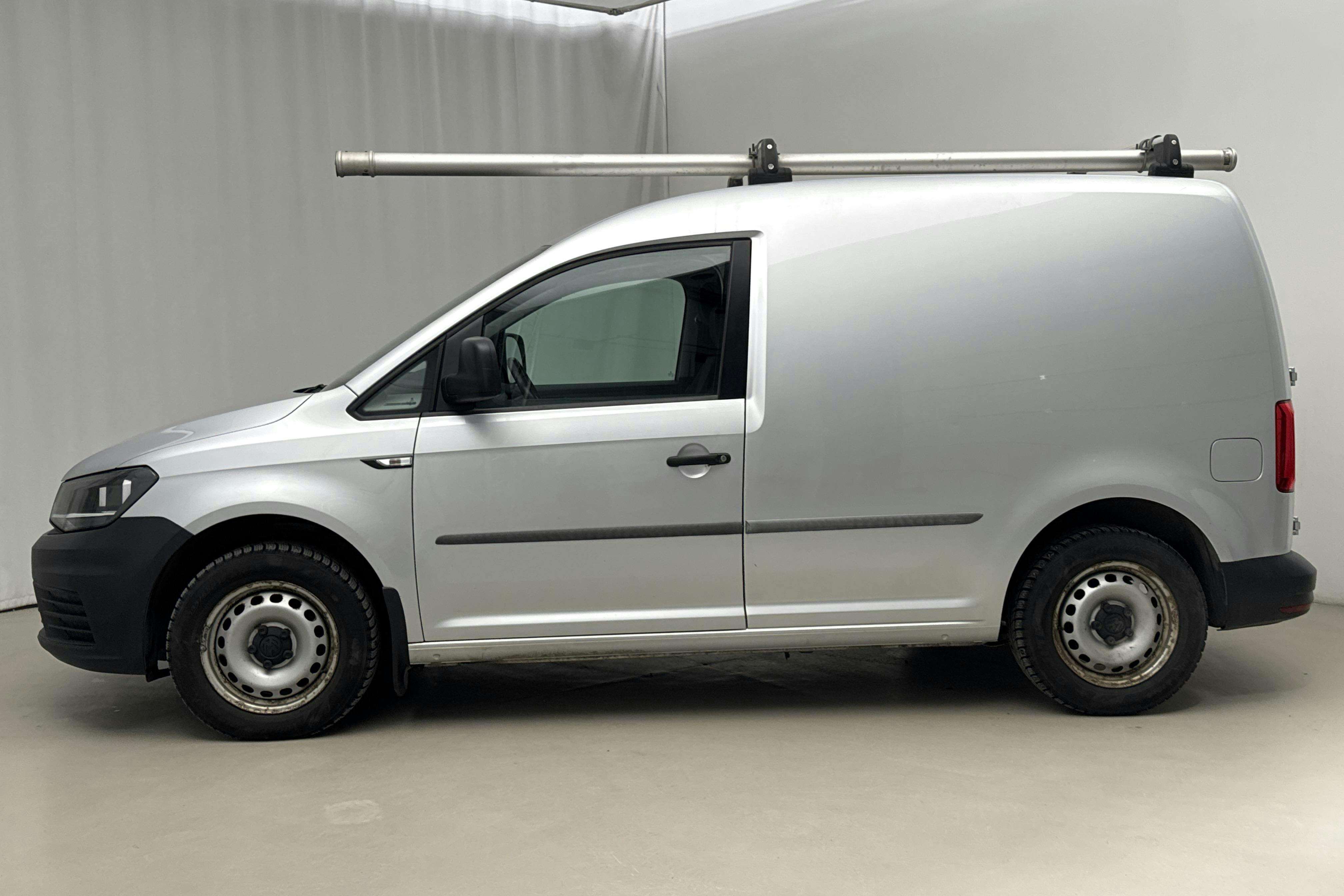 Presentation photo 2 of 13: VW Caddy 2.0 TDI Skåp (75hk) - 90 620 km - Manual - silver - 2017