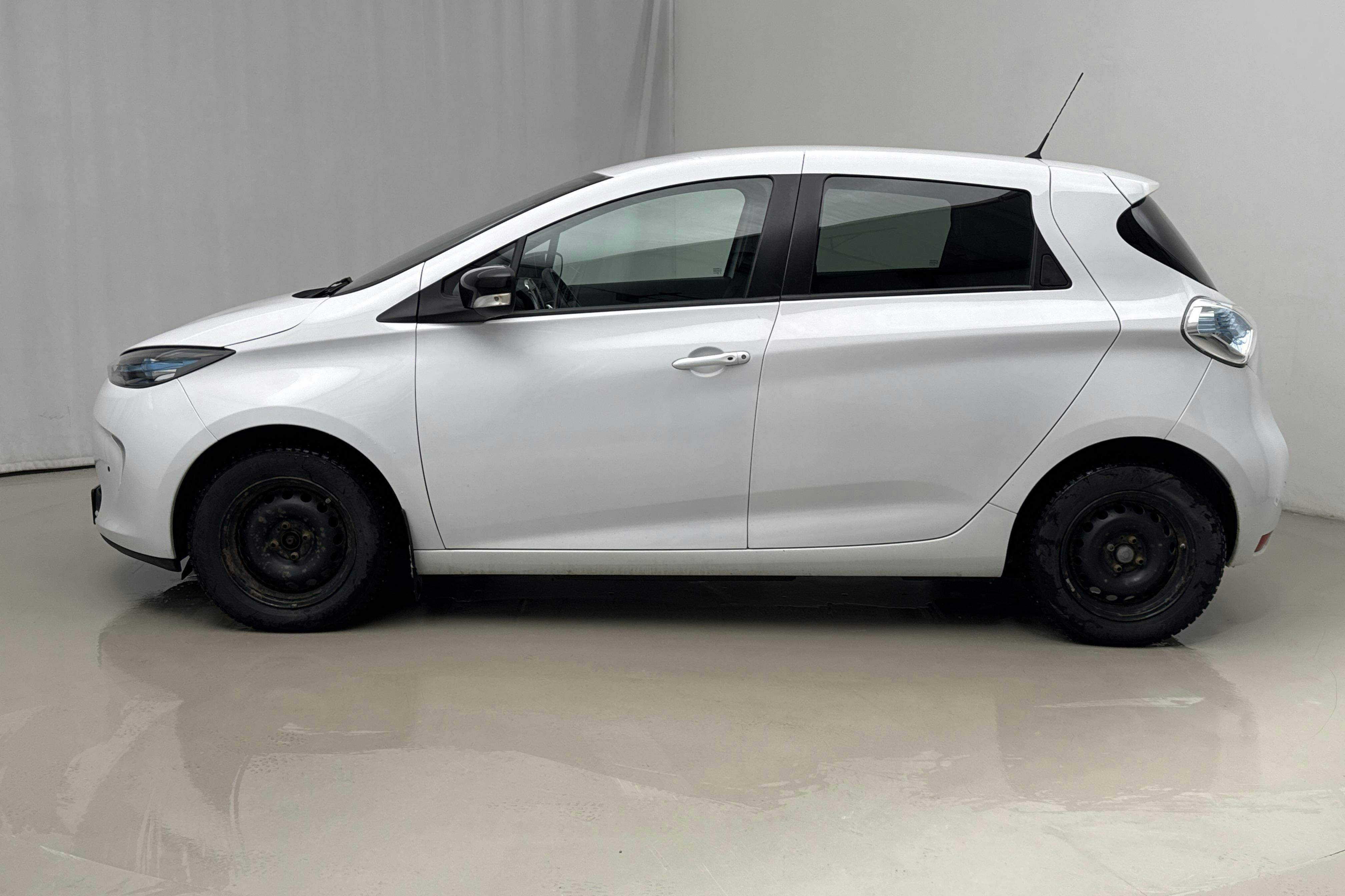 Presentation photo 2 of 19: Renault Zoe 41kWh R110 (108hk) - 39 610 km - Automatic - white - 2019