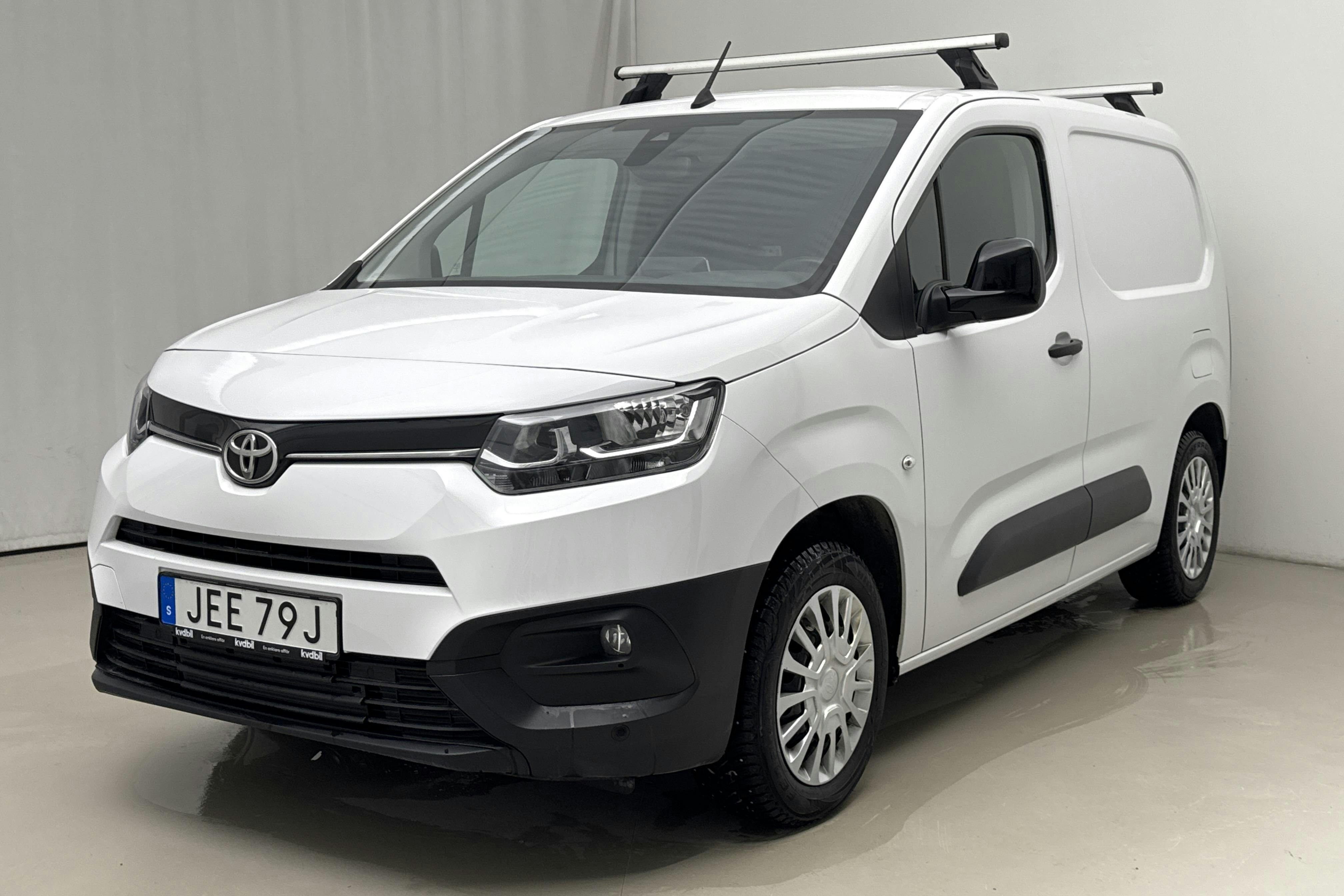 Presentation photo 1 of 15: Toyota ProAce City 1.2T (110hk) - 43 920 km - Manual - white - 2022