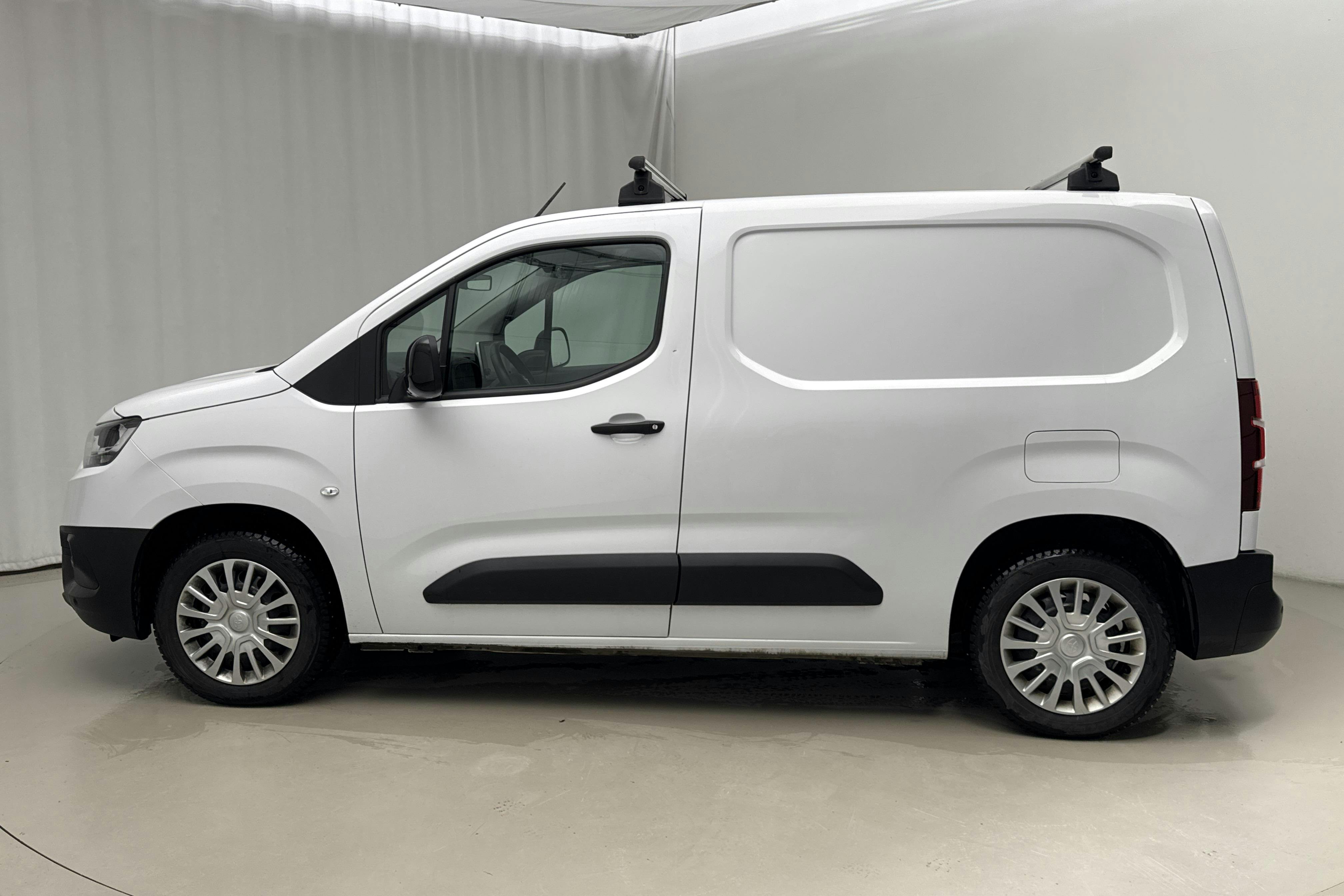 Presentation photo 2 of 15: Toyota ProAce City 1.2T (110hk) - 37 790 km - Manual - white - 2022