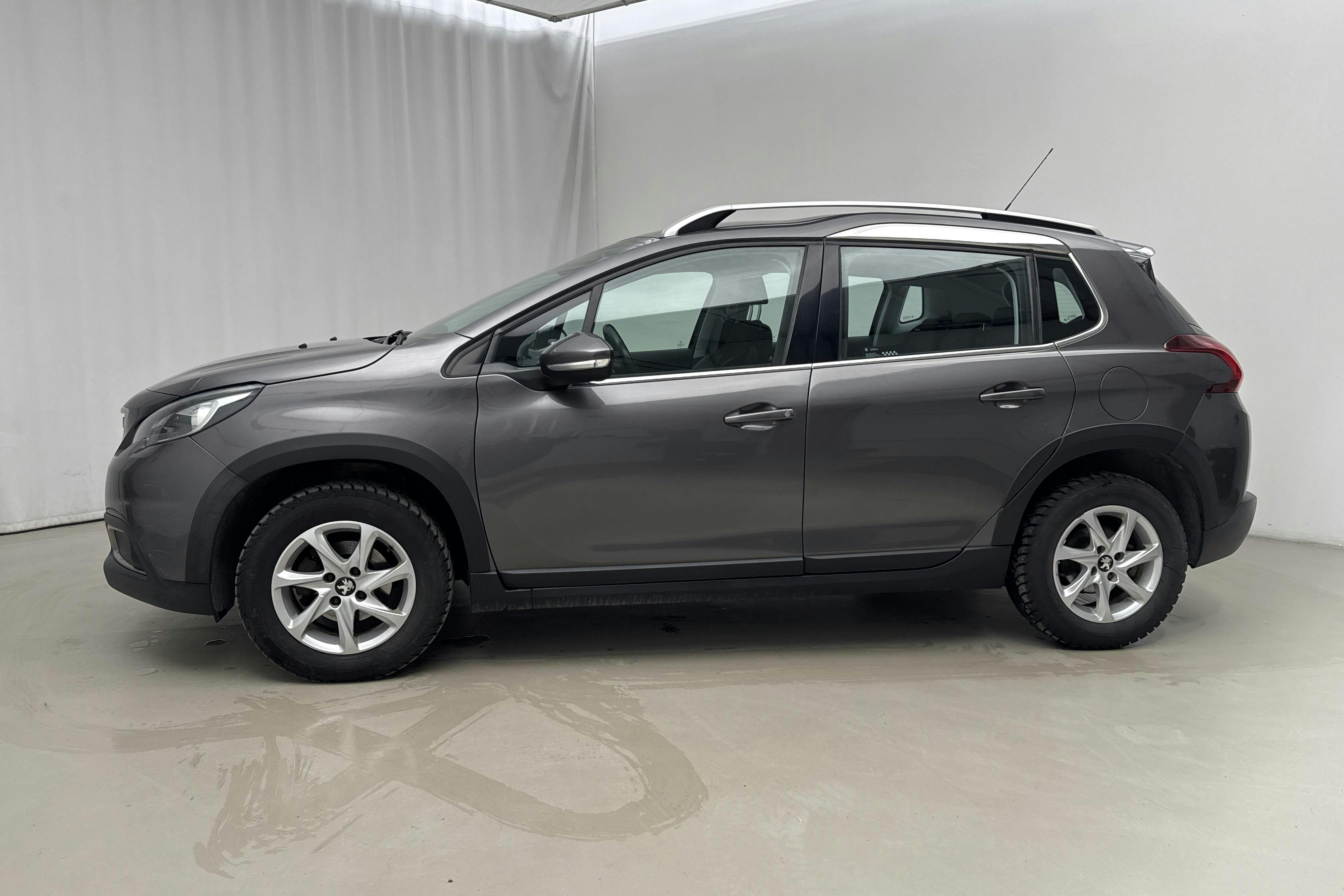 Presentation photo 2 of 16: Peugeot 2008 1.2 VTi (82hk) - 93 850 km - Automatic - Dark Grey - 2016