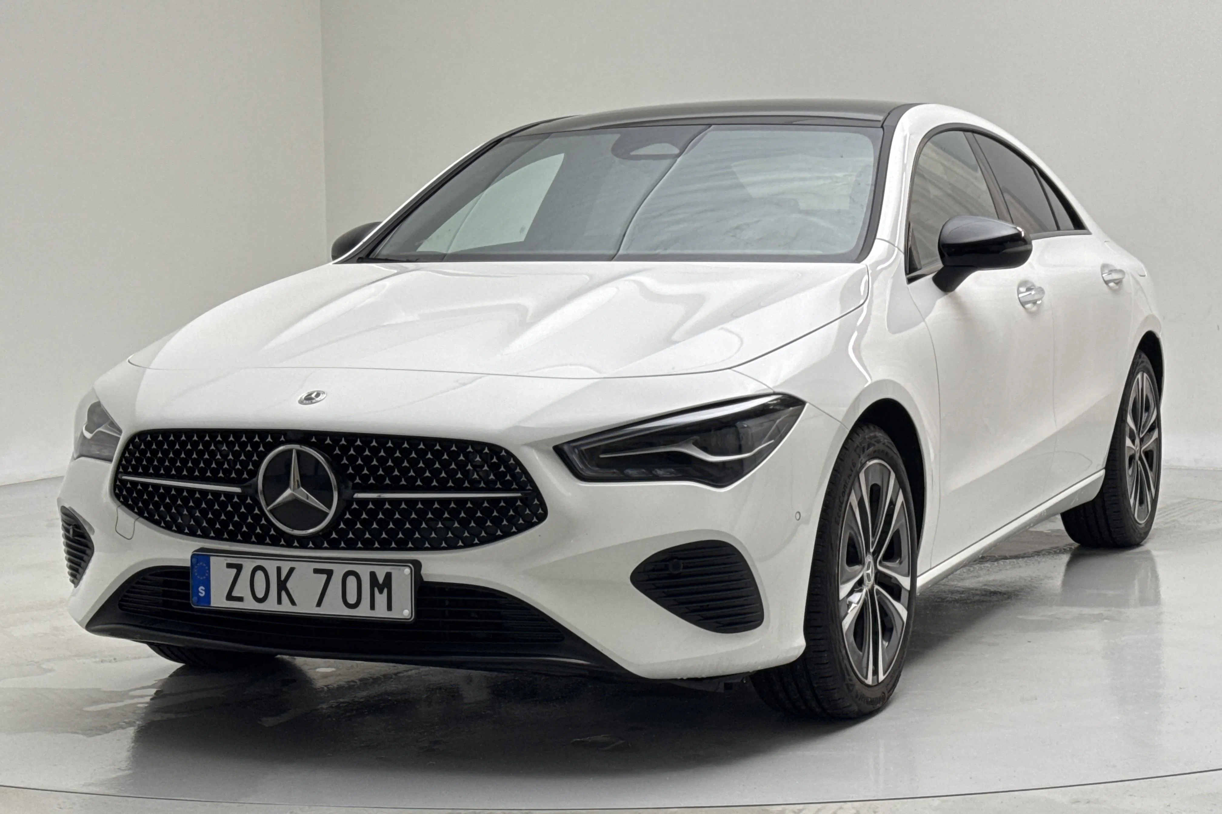 Presentation photo 1 of 14: Mercedes CLA 200 Coupé C118 (163hk) - 12 110 km - Automatic - white - 2025