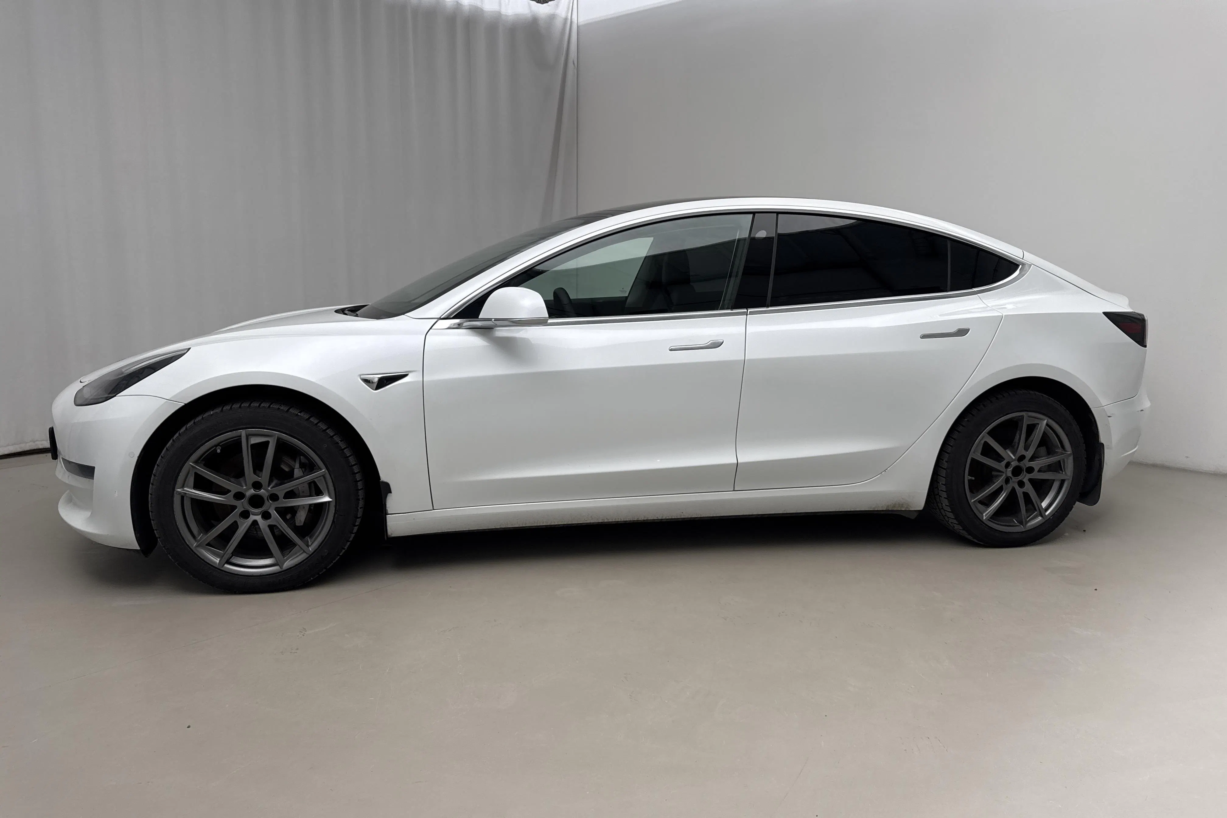 Presentation photo 2 of 23: Tesla Model 3 Long Range Dual Motor AWD - 187 970 km - Automatic - white - 2020