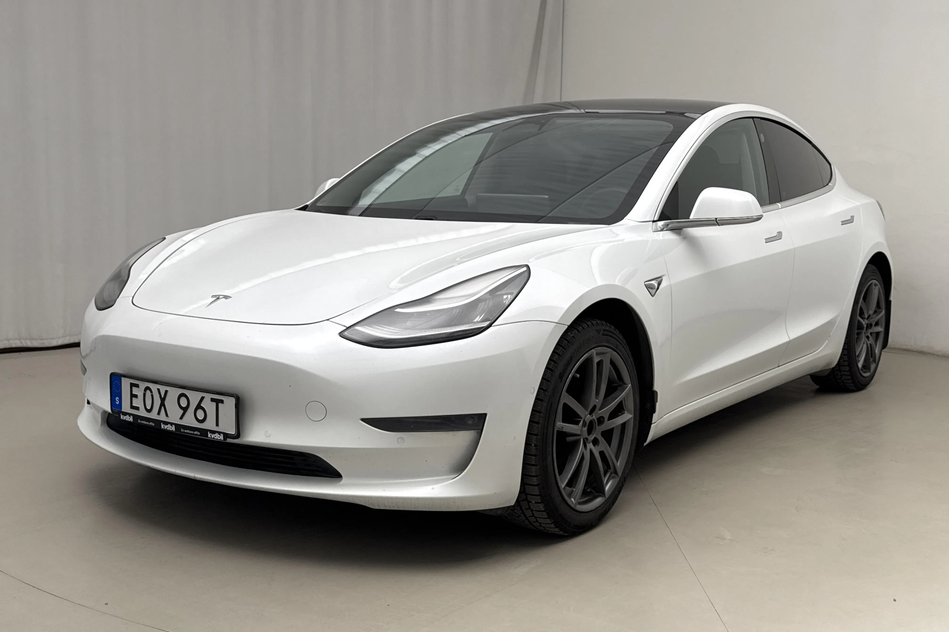 Presentation photo 1 of 23: Tesla Model 3 Long Range Dual Motor AWD - 187 970 km - Automatic - white - 2020
