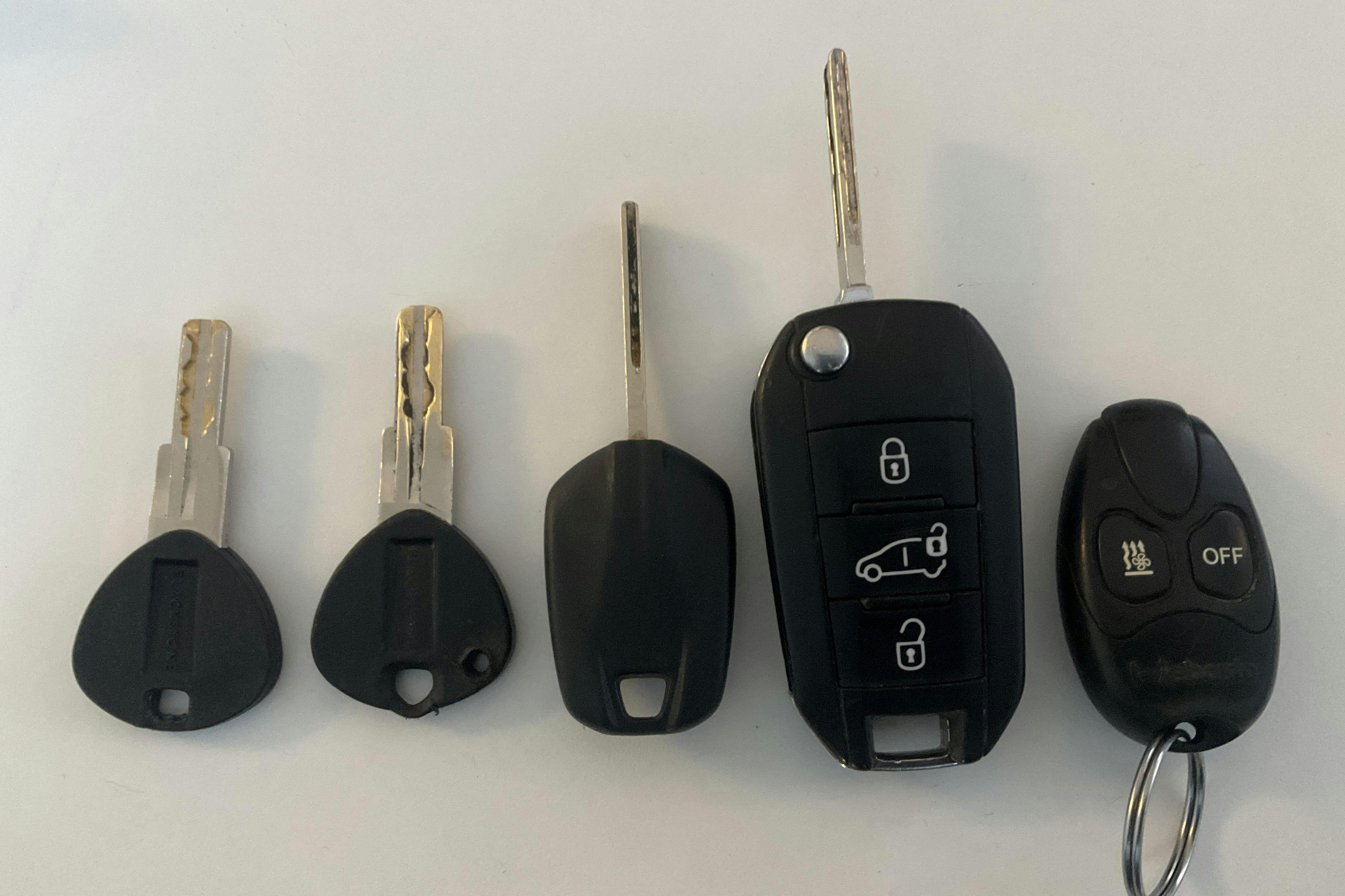 Presentation photo 16 of 16: Peugeot Expert BlueHDi Skåp (122hk) - 84 400 km - Automatic - white - 2020