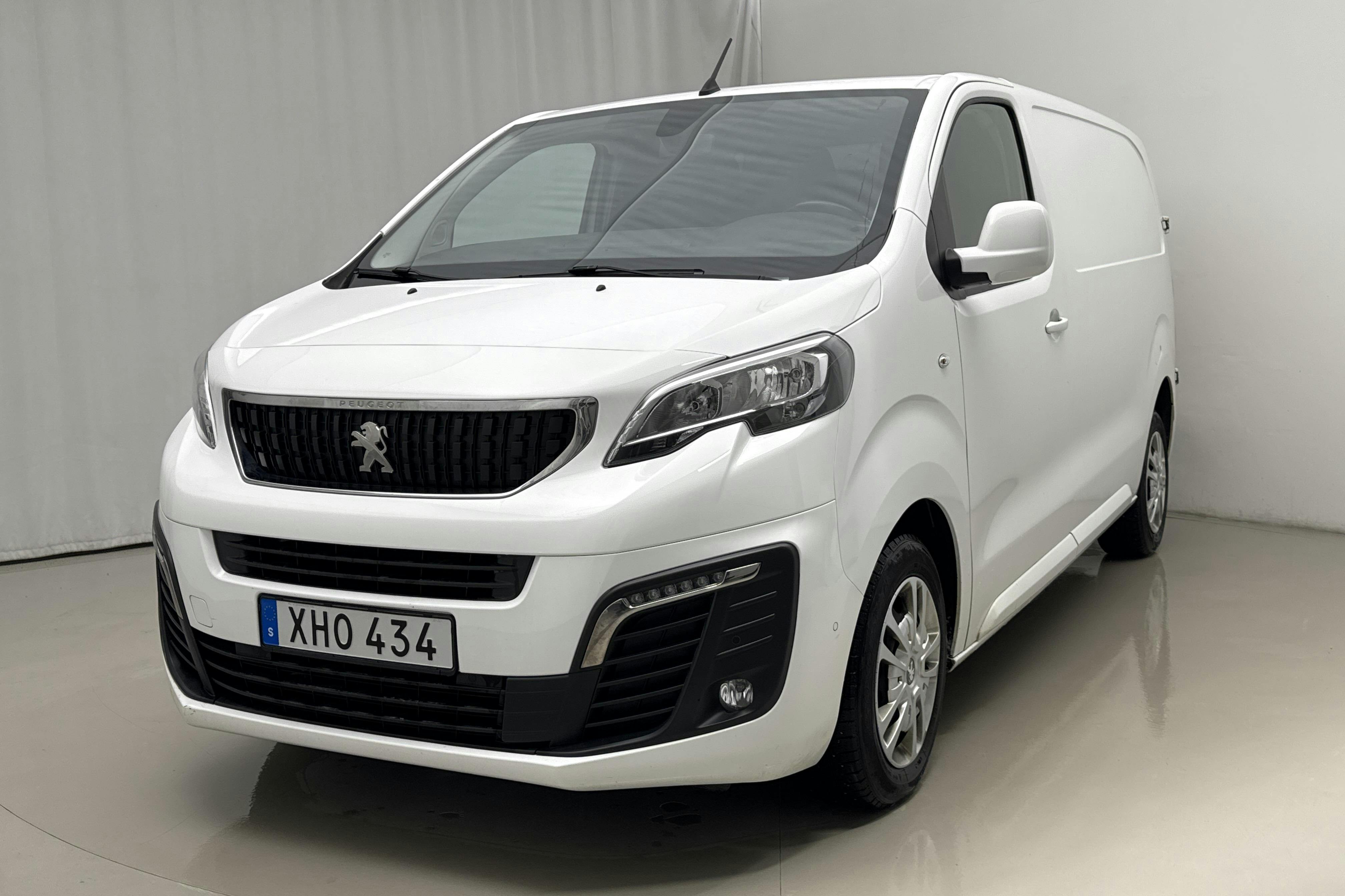 Presentation photo 1 of 16: Peugeot Expert BlueHDi Skåp (122hk) - 84 400 km - Automatic - white - 2020