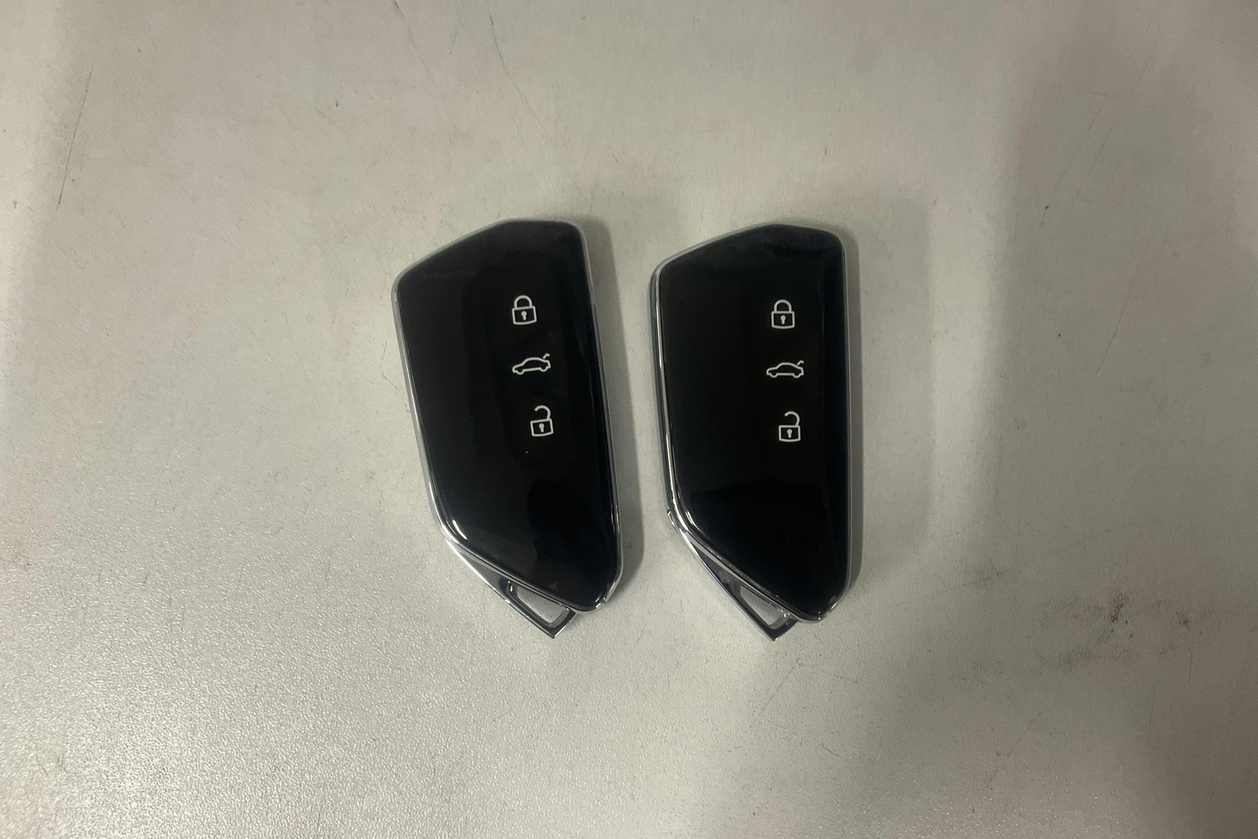 Presentationsfoto 17 av 17: VW ID.4 77kWh (204hk) - 8 538 mil - Automat - vit - 2023