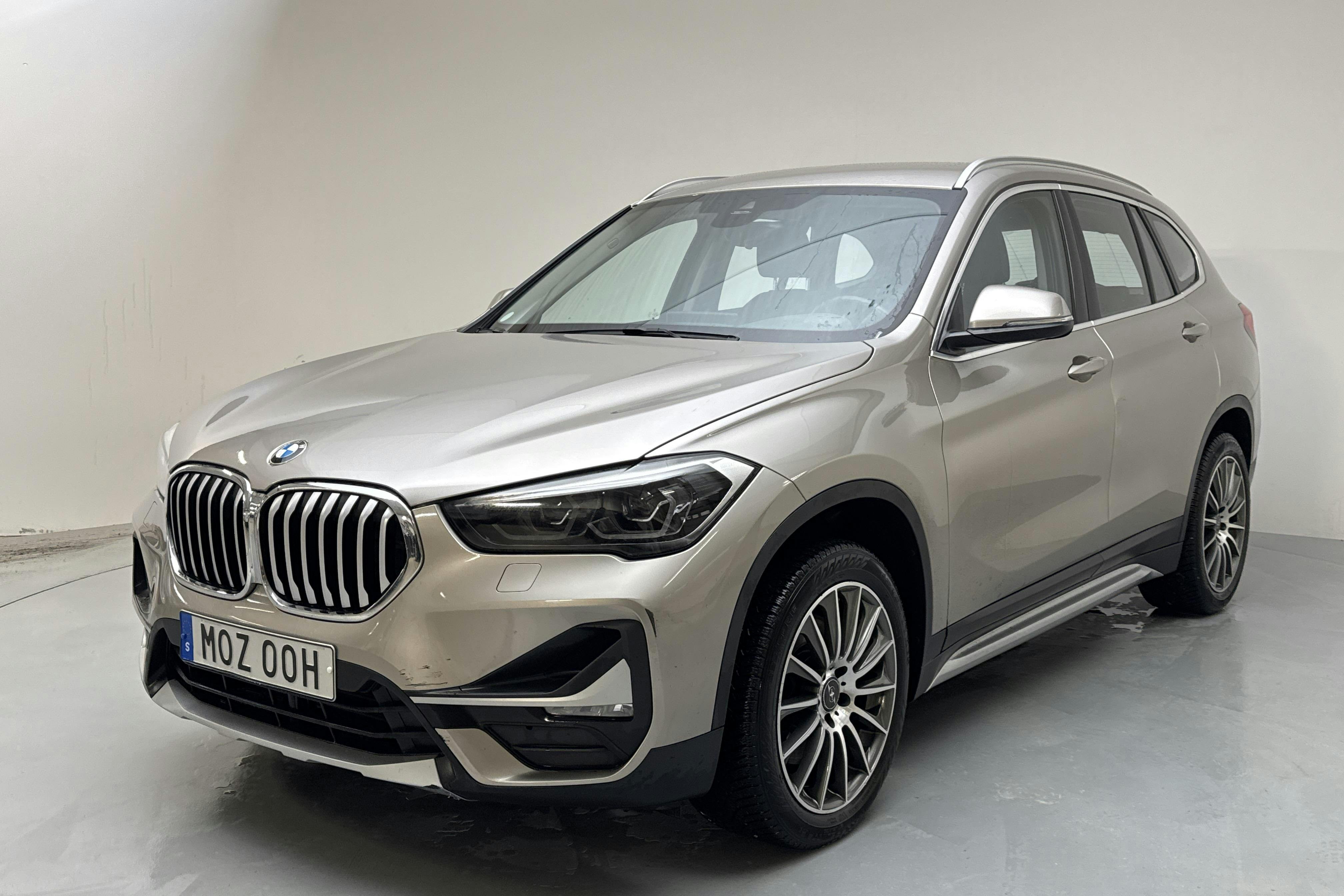 Presentationsfoto 1 av 13: BMW X1 xDrive20d LCI, F48 (190hk) - 10 183 mil - Automat - silver - 2022