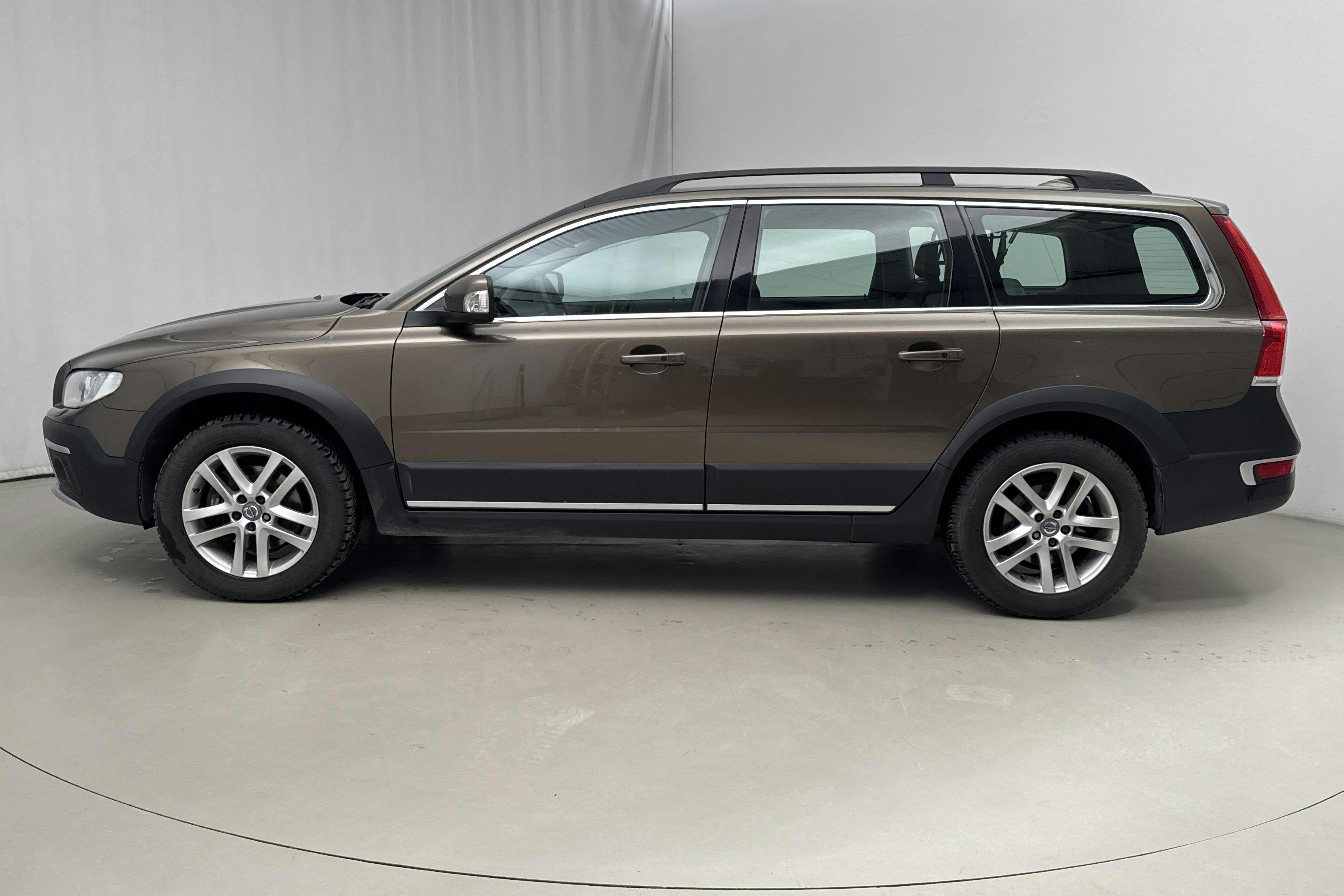Presentationsfoto 2 av 15: Volvo XC70 II D4 AWD (181hk) - 13 991 mil - Automat - brun - 2016