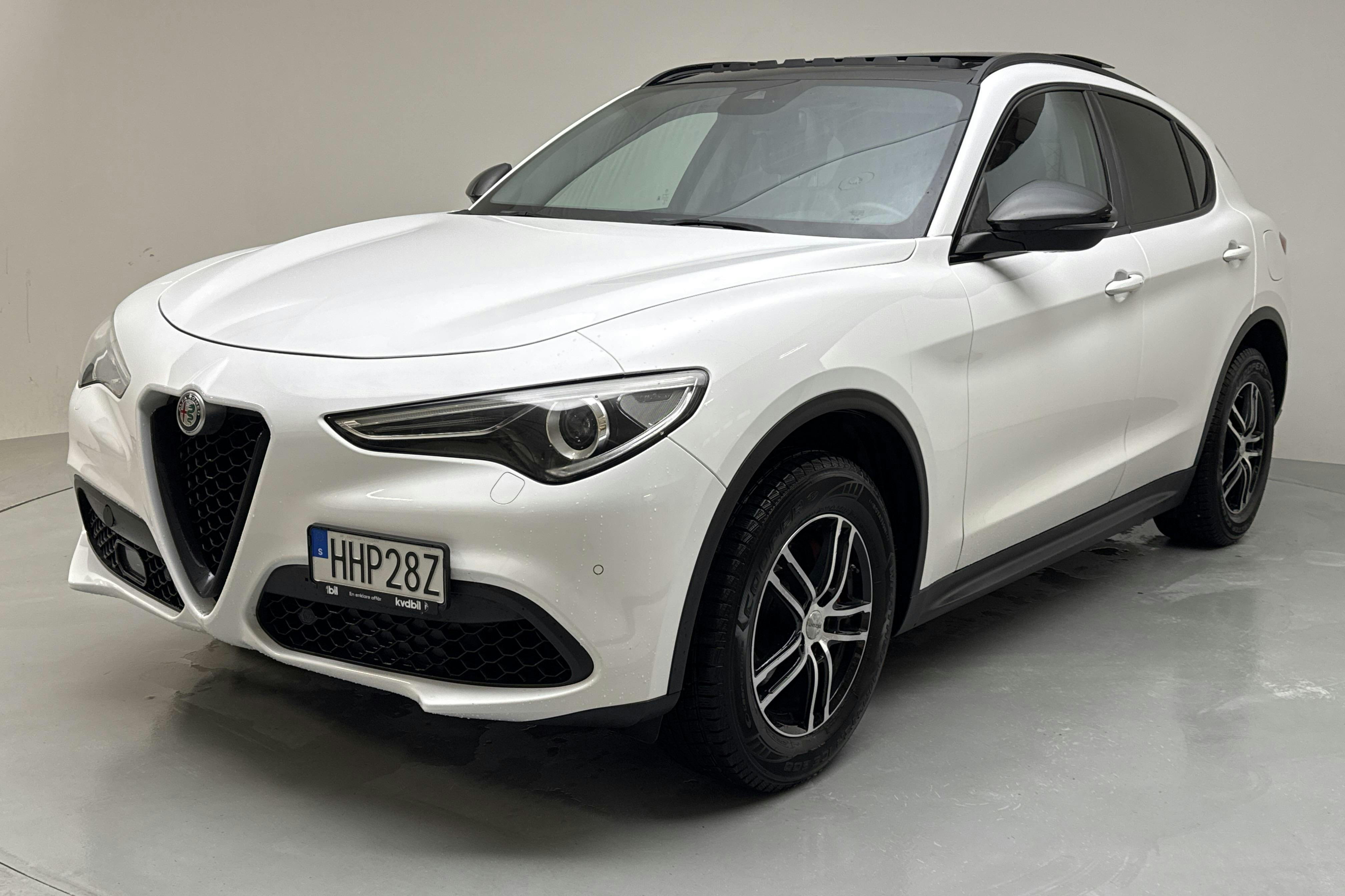 Presentation photo 1 of 14: Alfa Romeo Stelvio 2.0 AWD (280hk) - 127 380 km - Automatic - white - 2019