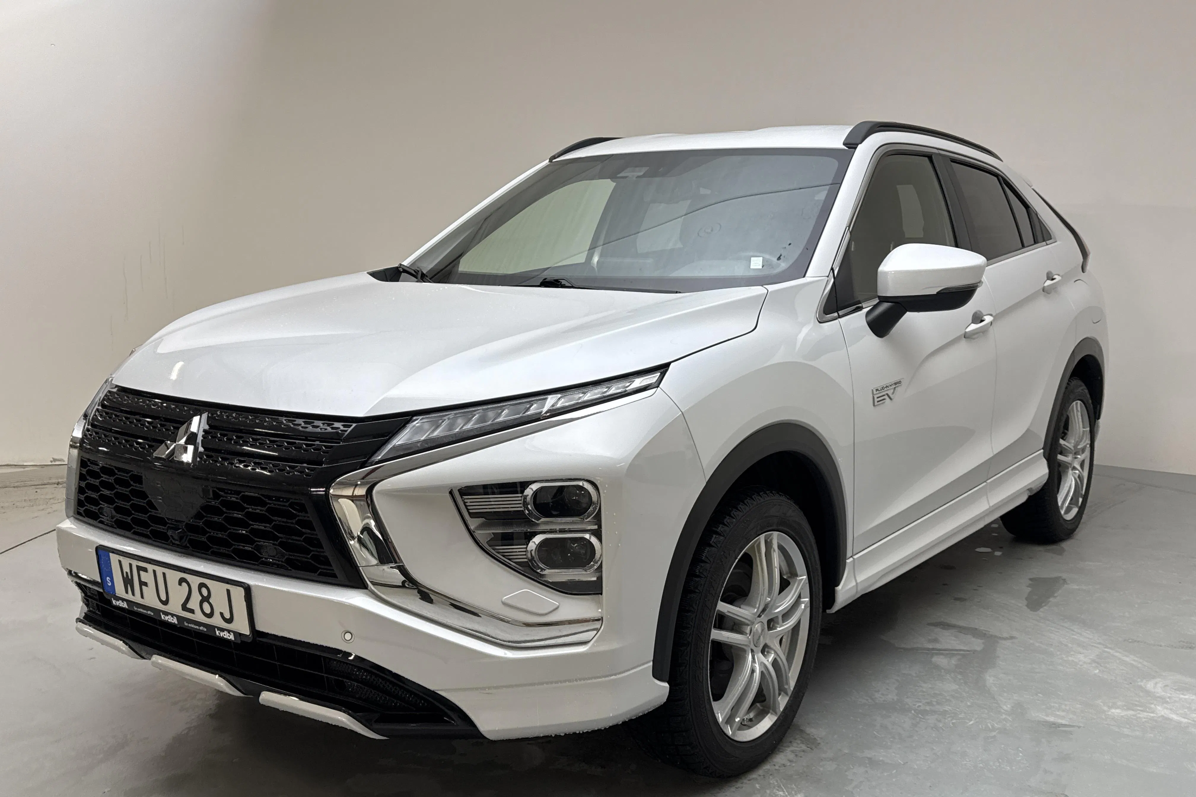 Presentation photo 1 of 17: Mitsubishi Eclipse Cross 2.4 PHEV 4WD (185hk) - 83 760 km - Automatic - white - 2021