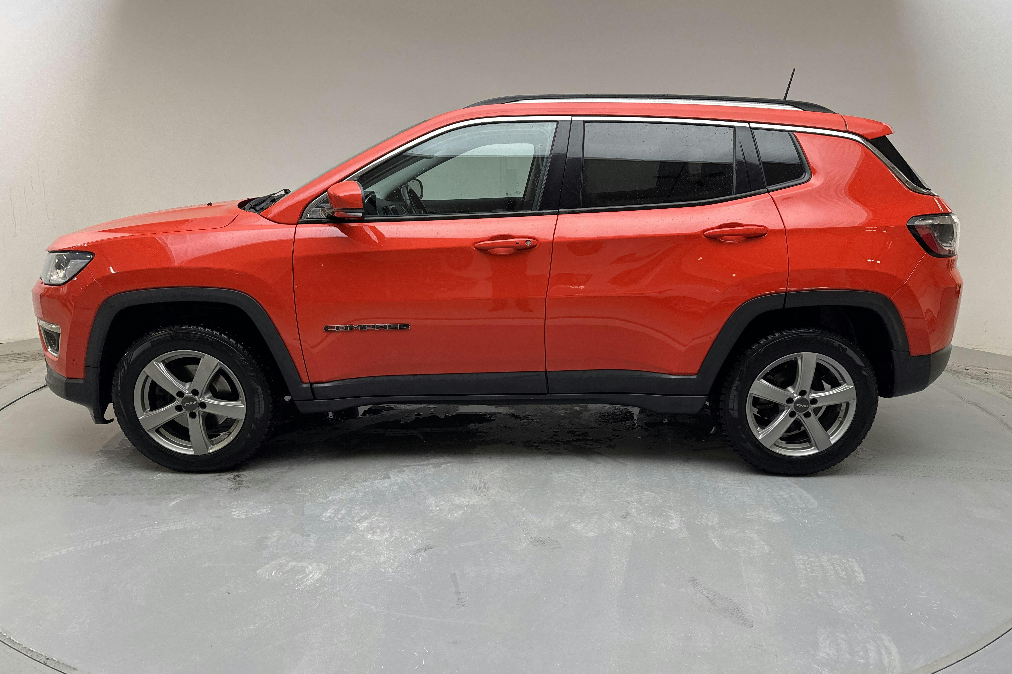 Presentation photo 2 of 14: Jeep Compass 1.4 Multiair 4WD (170hk) - 95 460 km - Automatic - orange - 2019