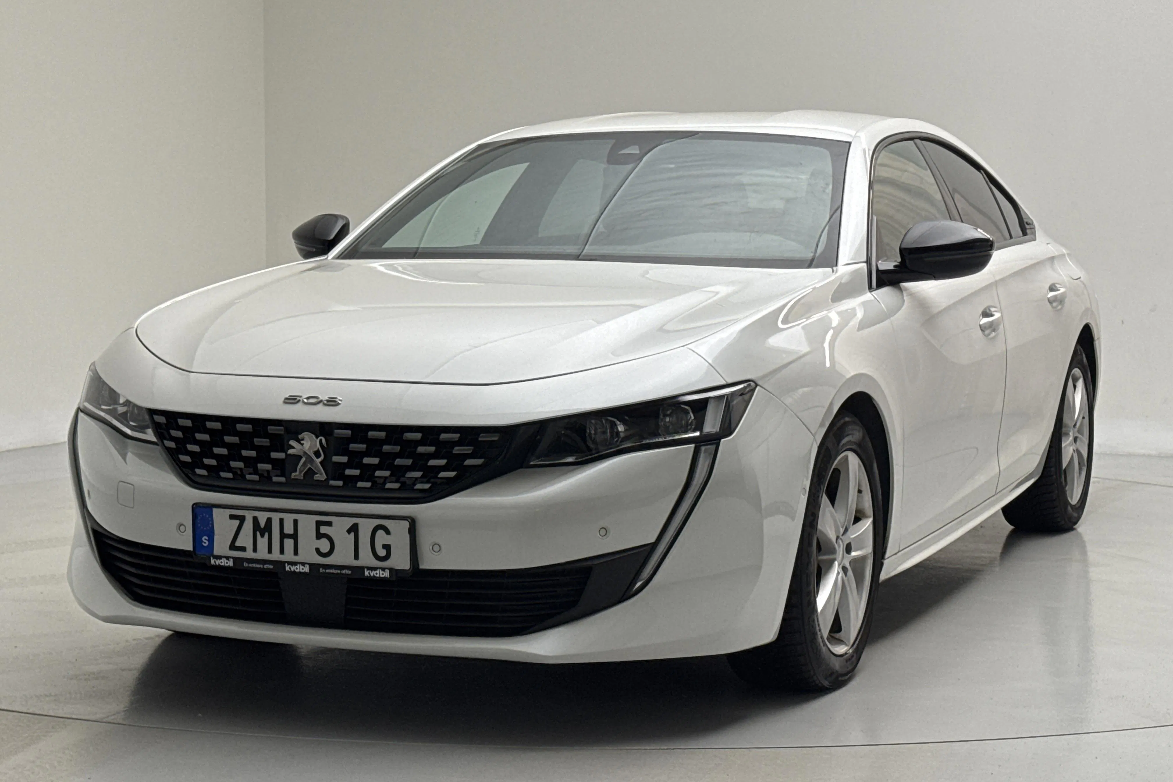 Presentation photo 1 of 17: Peugeot 508 1.6 Hybrid 5dr (225hk) - 62 860 km - Automatic - white - 2021