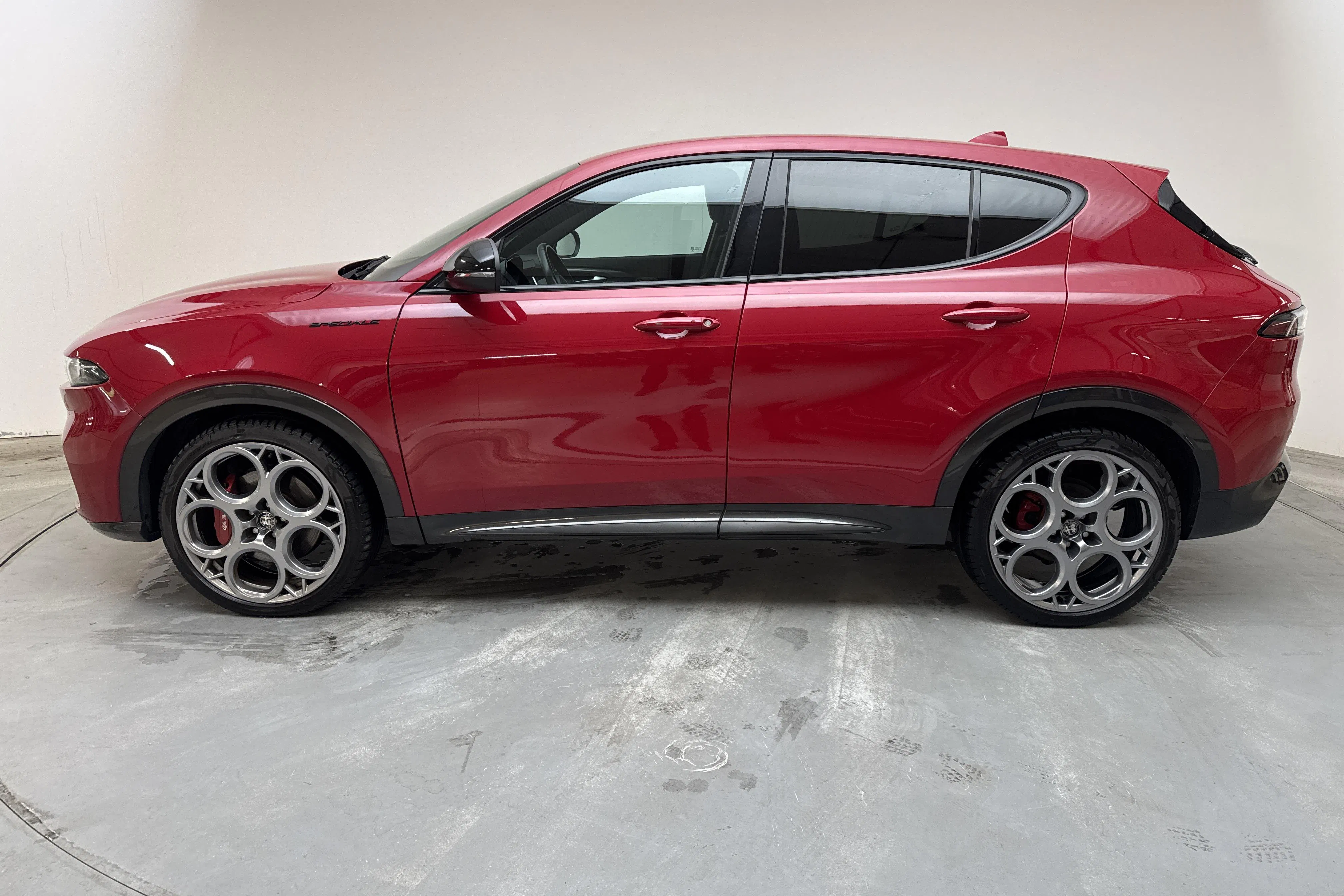 Presentation photo 2 of 14: Alfa Romeo Tonale 1.5 Hybrid (130hk) - 41 790 km - Automatic - red - 2022