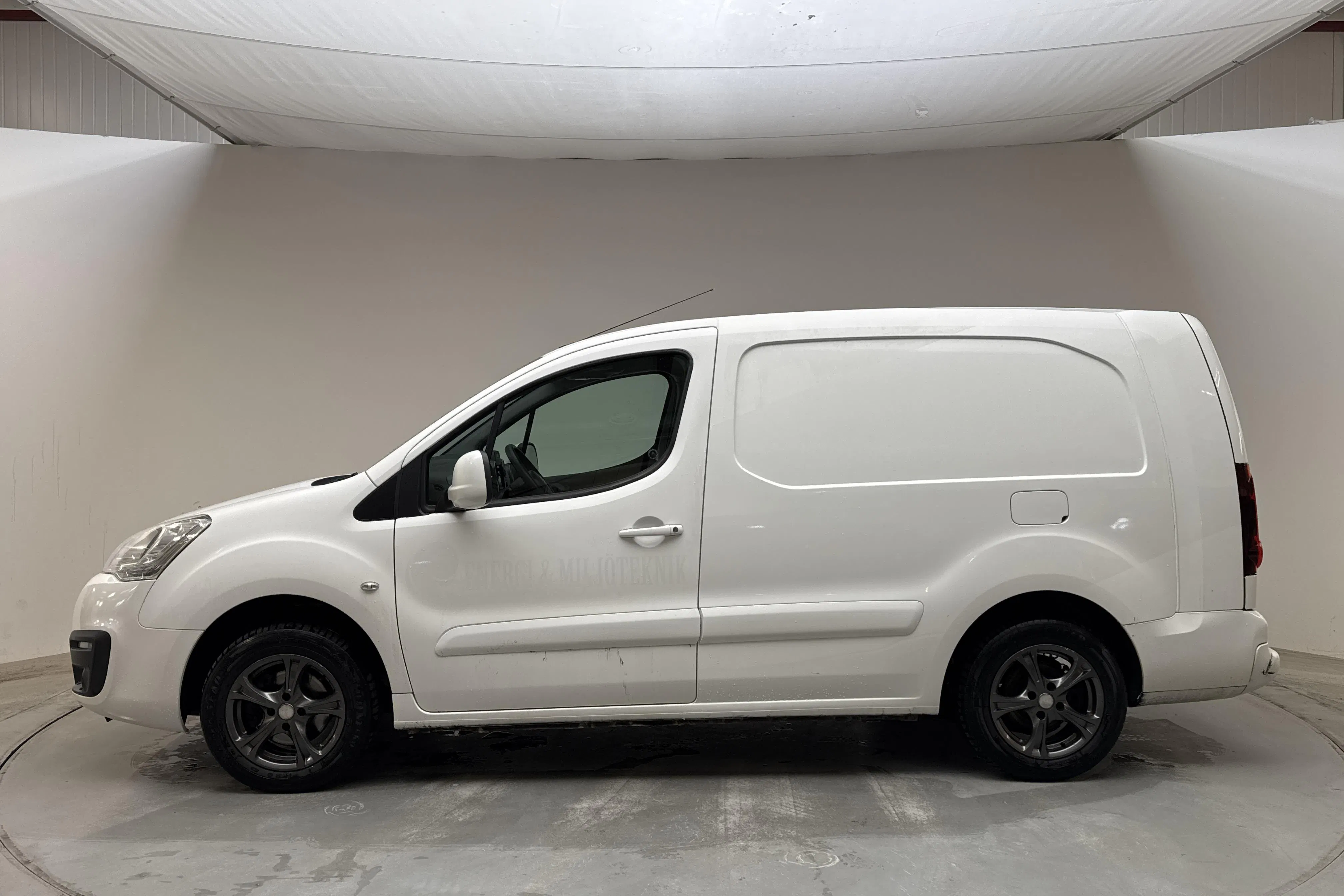 Presentationsfoto 2 av 12: Citroën Berlingo 1.6 BlueHDi Skåp (100hk) - 16 747 mil - Manuell - vit - 2016