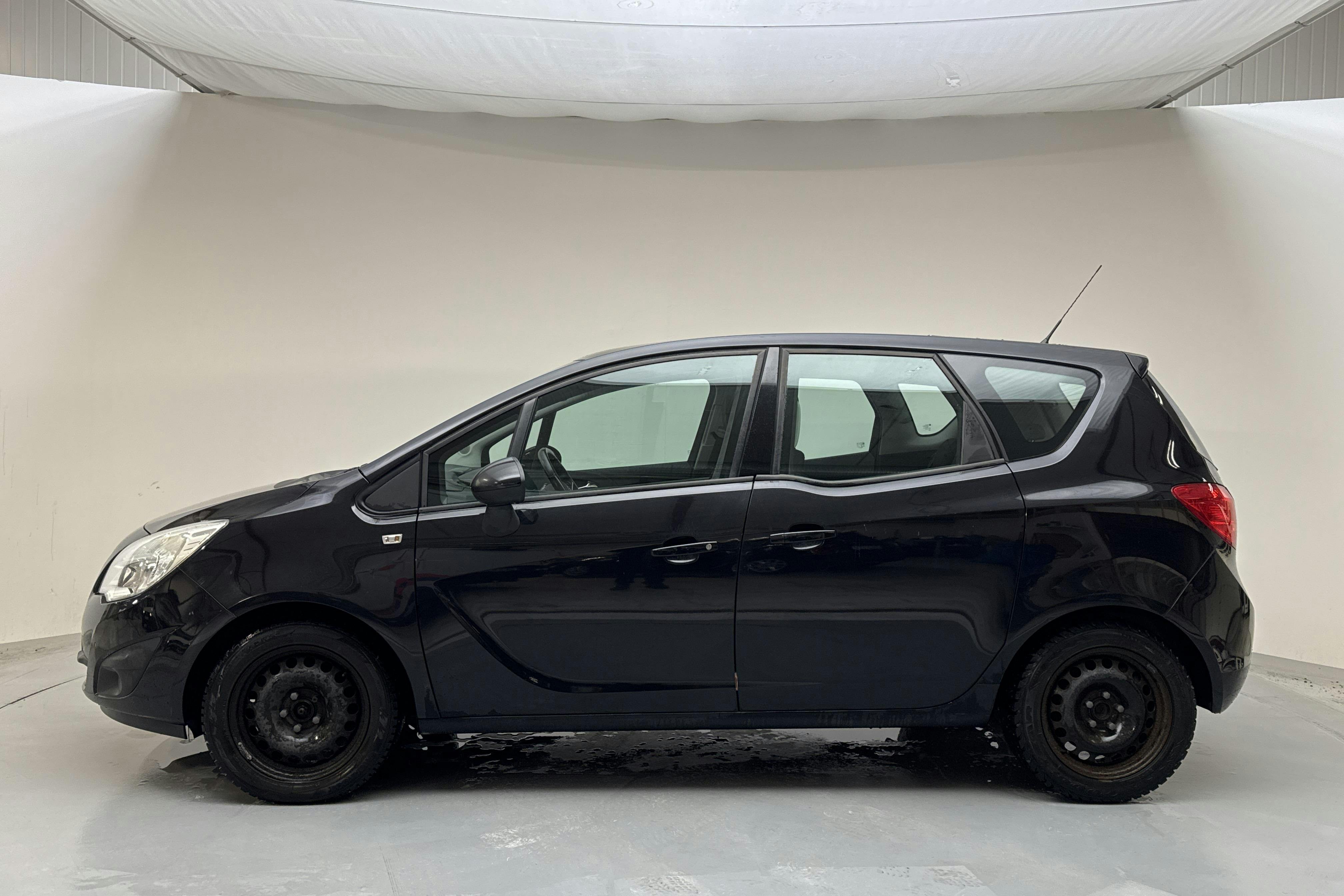 Presentation photo 2 of 13: Opel Meriva 1.4 Turbo ECOTEC (120hk) - 167 260 km - Manual - black - 2010