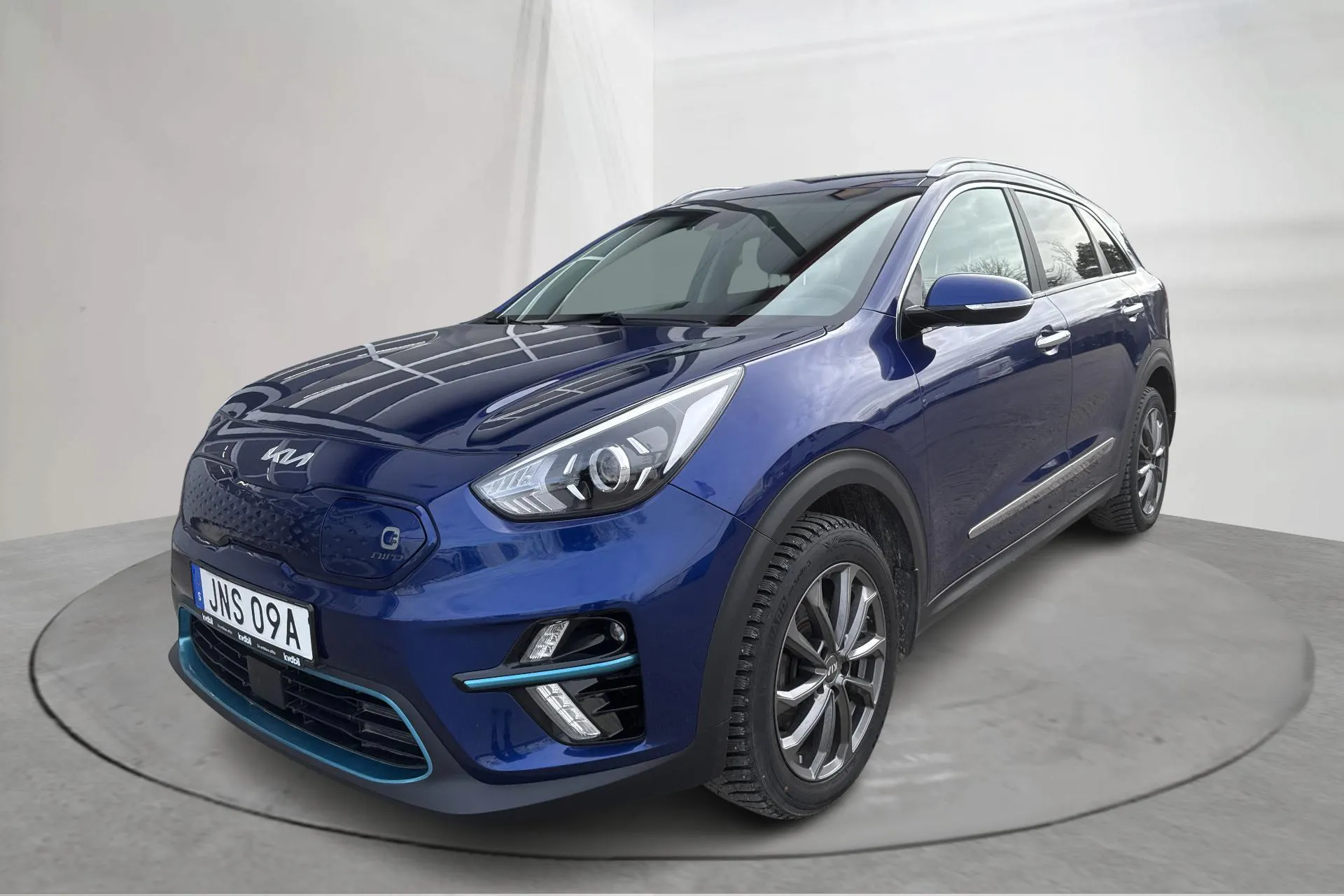 Presentationsfoto 1 av 16: KIA e-Niro 64kWh (204hk) - 10 208 mil - Automat - blå - 2022