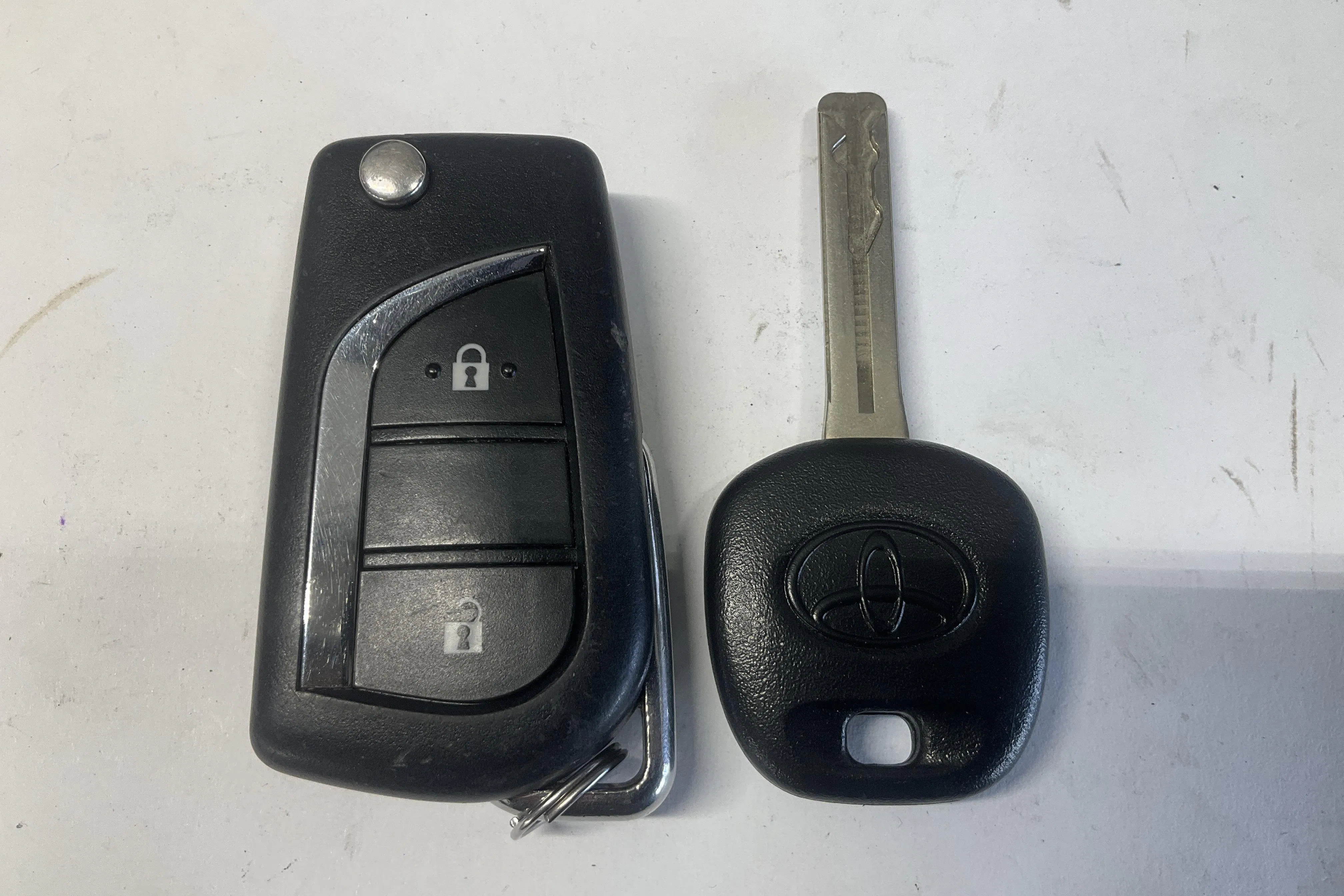 Präsentationsfoto 14 von 14: Toyota Yaris 1.5 Hybrid 5dr (116hk) - 23 940 Kilometer - Verkaufsautomat - Weiß - 2021