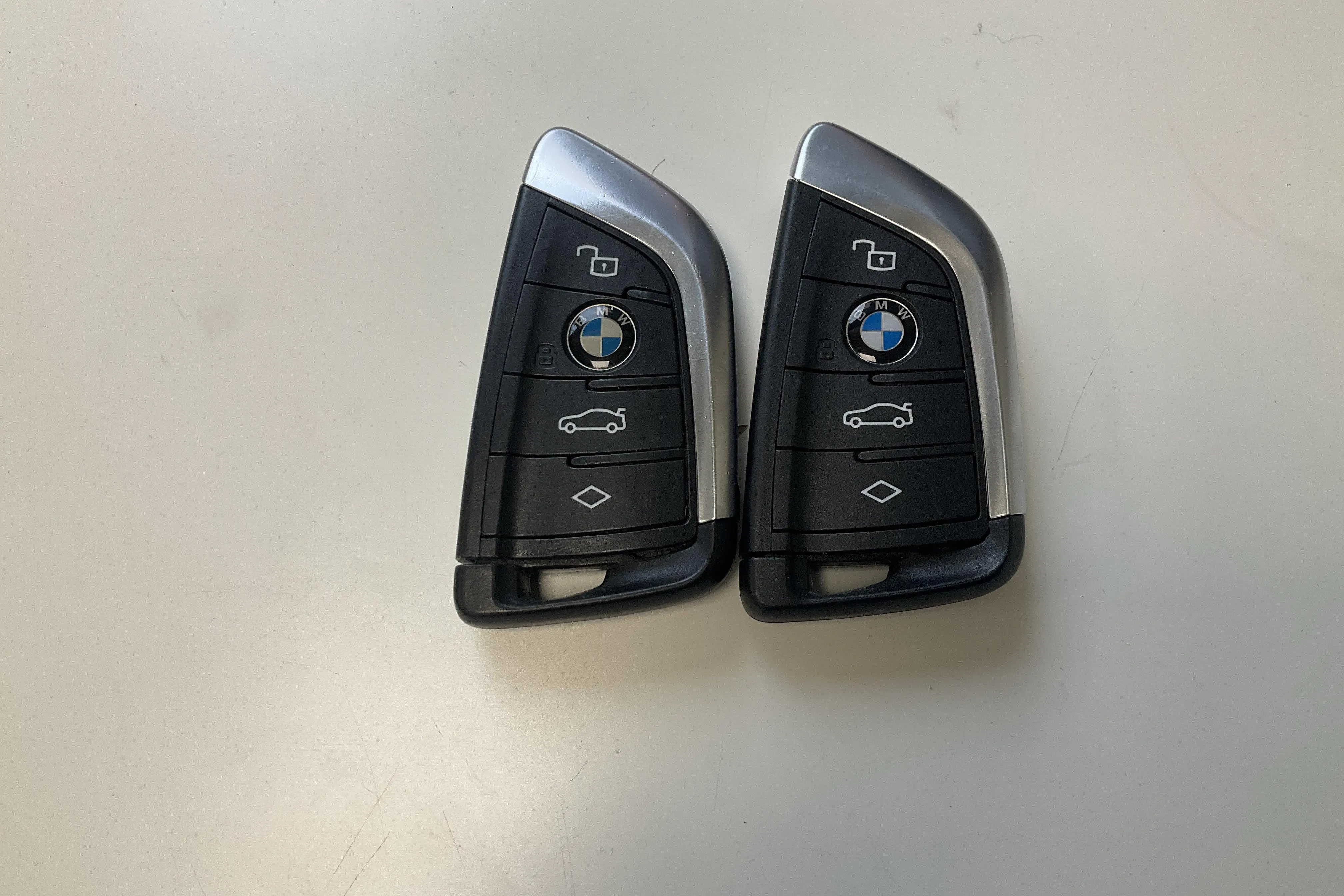 Presentation photo 19 of 19: BMW 330e sDrive Touring LCI, G21 (292hk) - 101 860 km - Automatic - white - 2023