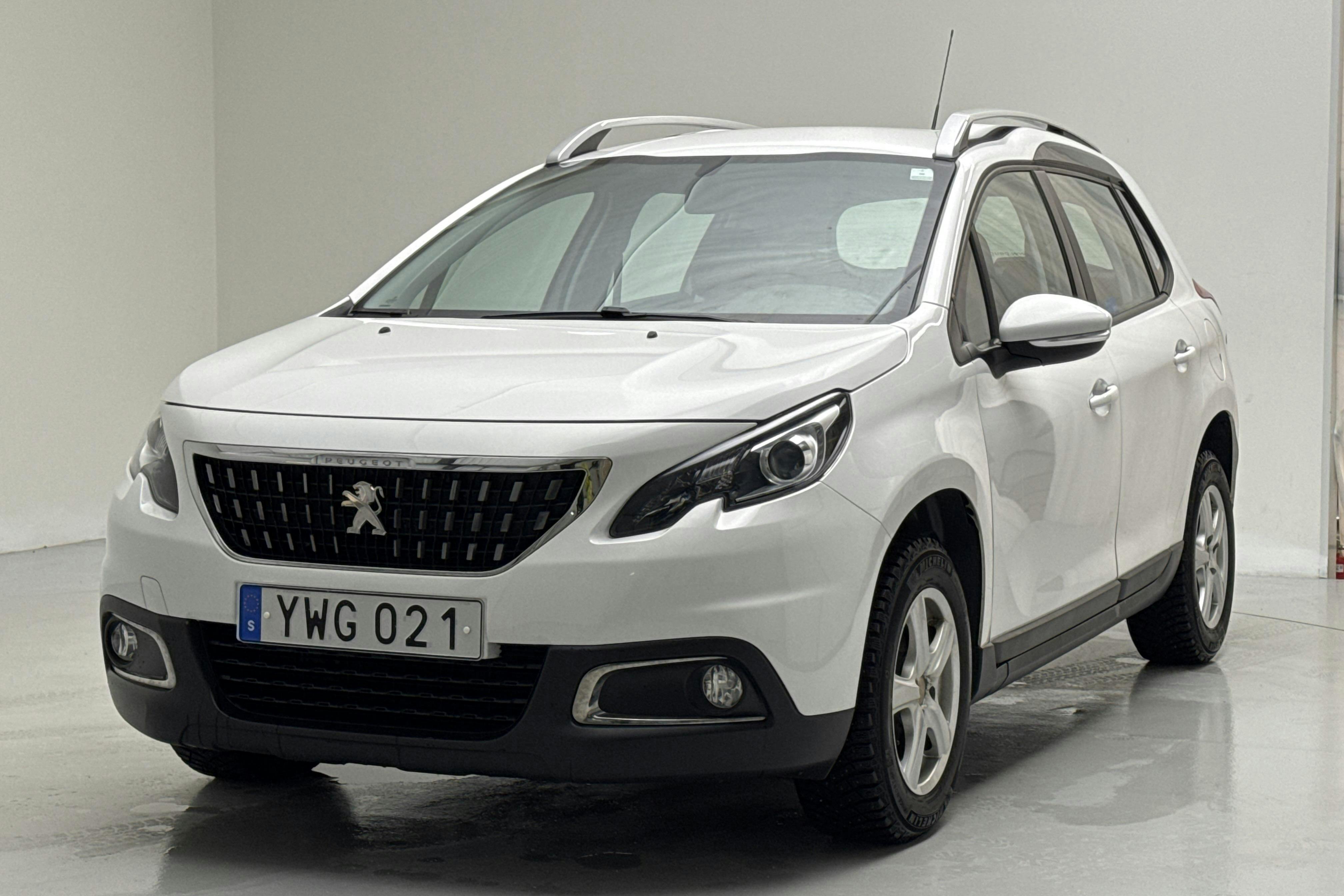 Presentation photo 1 of 12: Peugeot 2008 1.2 PureTech (110hk) - 74 070 km - Automatic - 2018