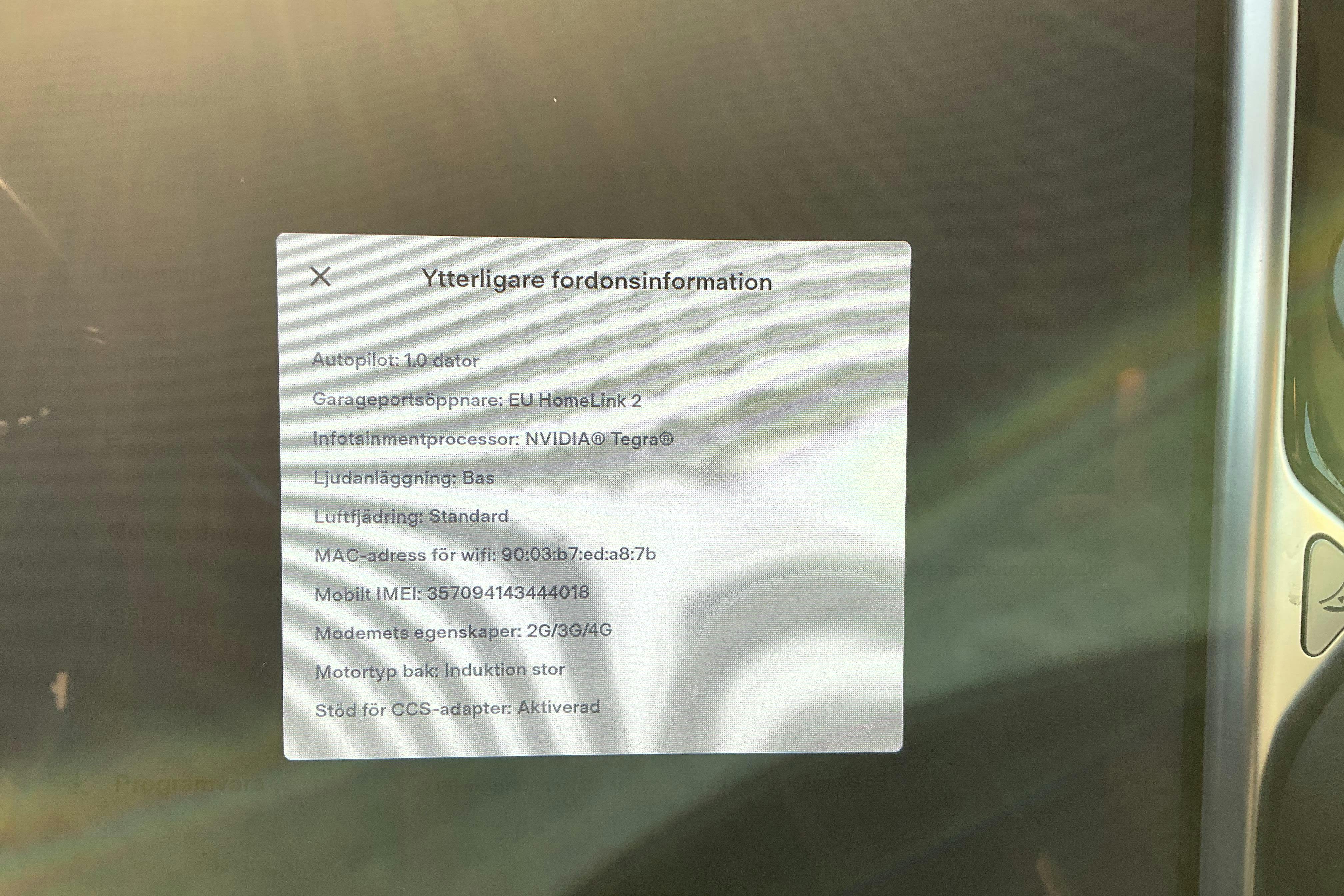 Presentation photo 21 of 21: Tesla Model S 85 - 243 640 km - Automatic - gray - 2014