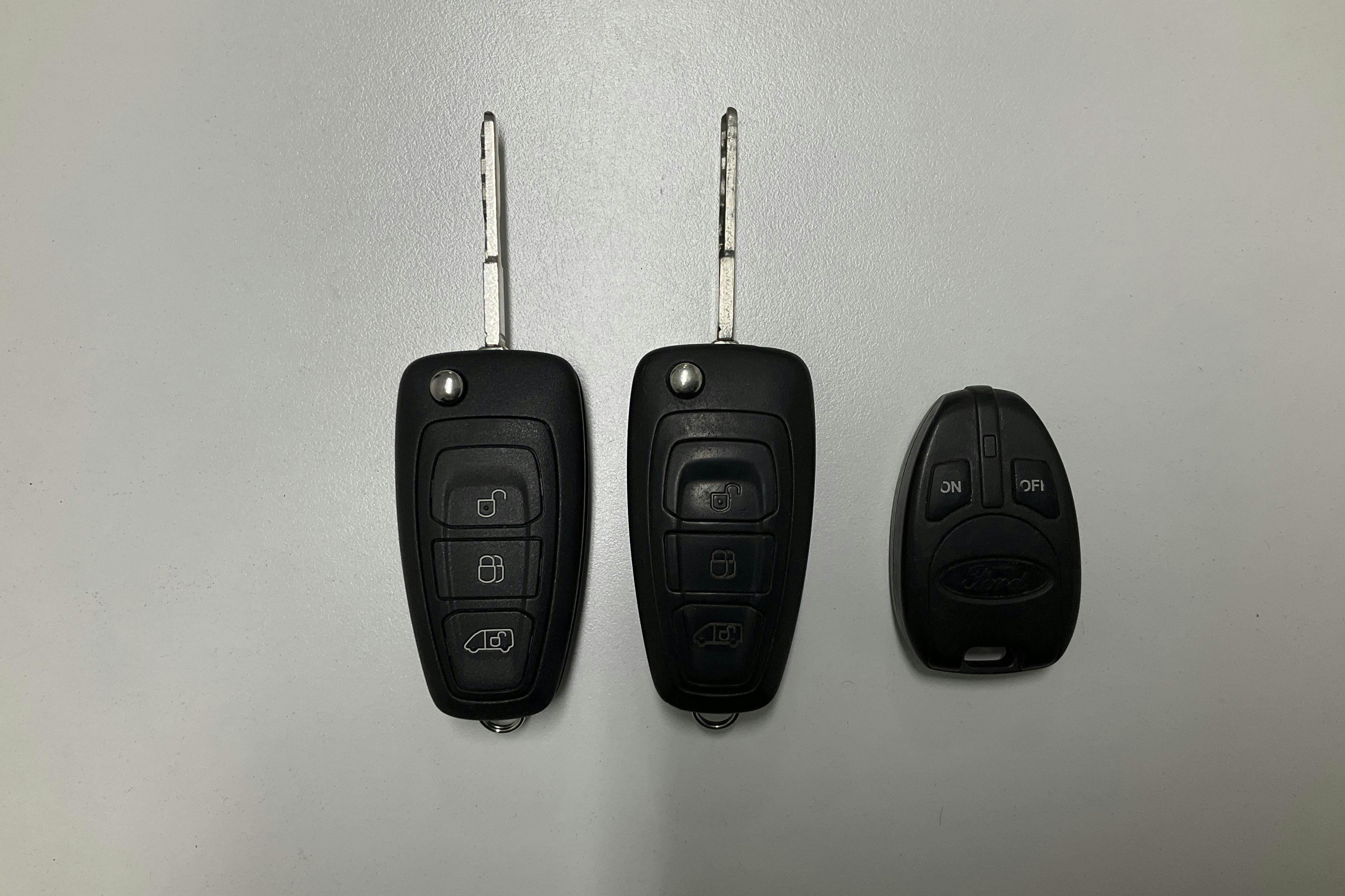 Presentationsfoto 15 av 15: Ford Transit Custom 300 (130hk) - 9 241 mil - Automat - vit - 2022