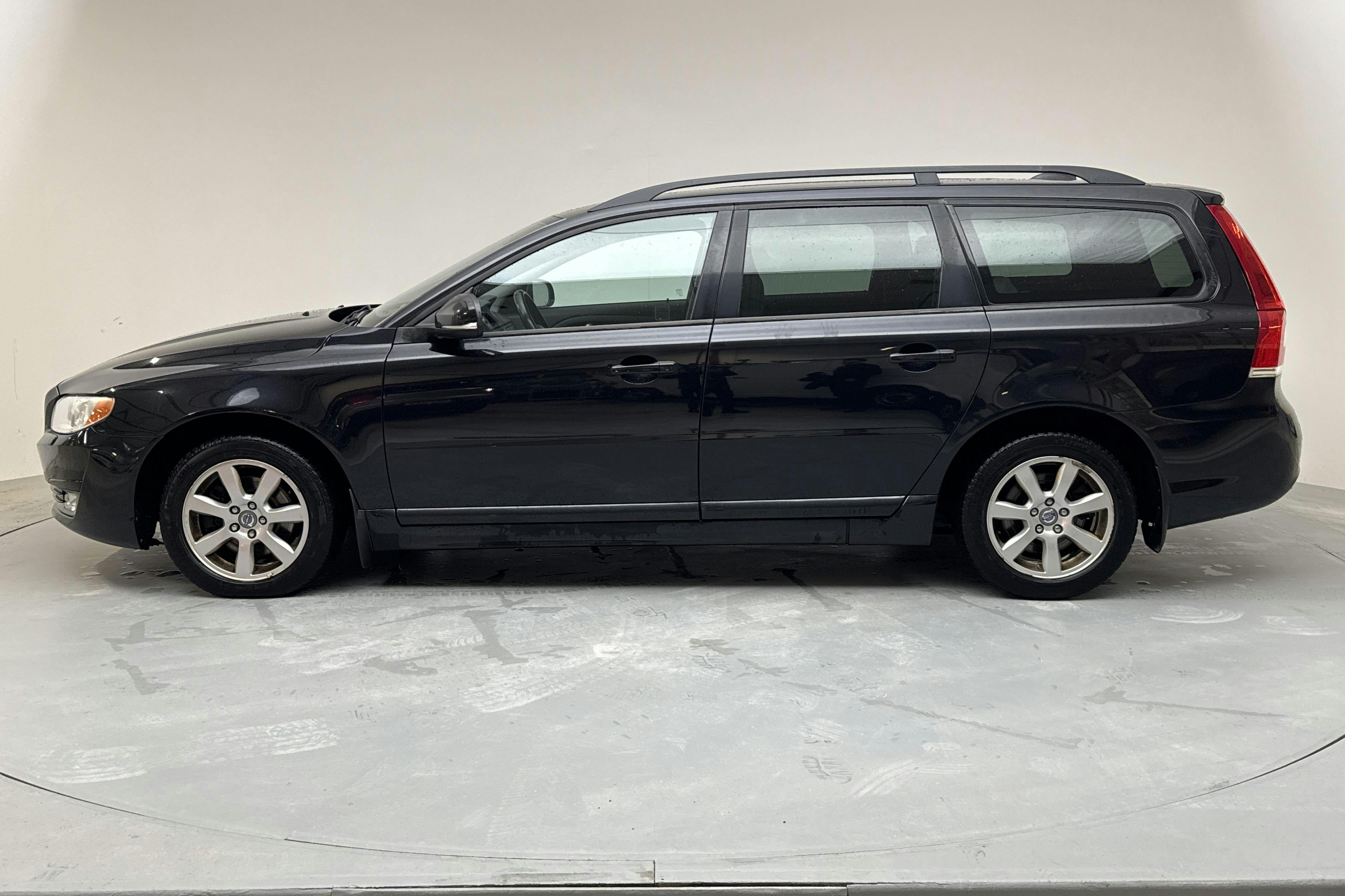 Presentation photo 2 of 13: Volvo V70 II T4 (180hk) - 201 670 km - Manual - black - 2014