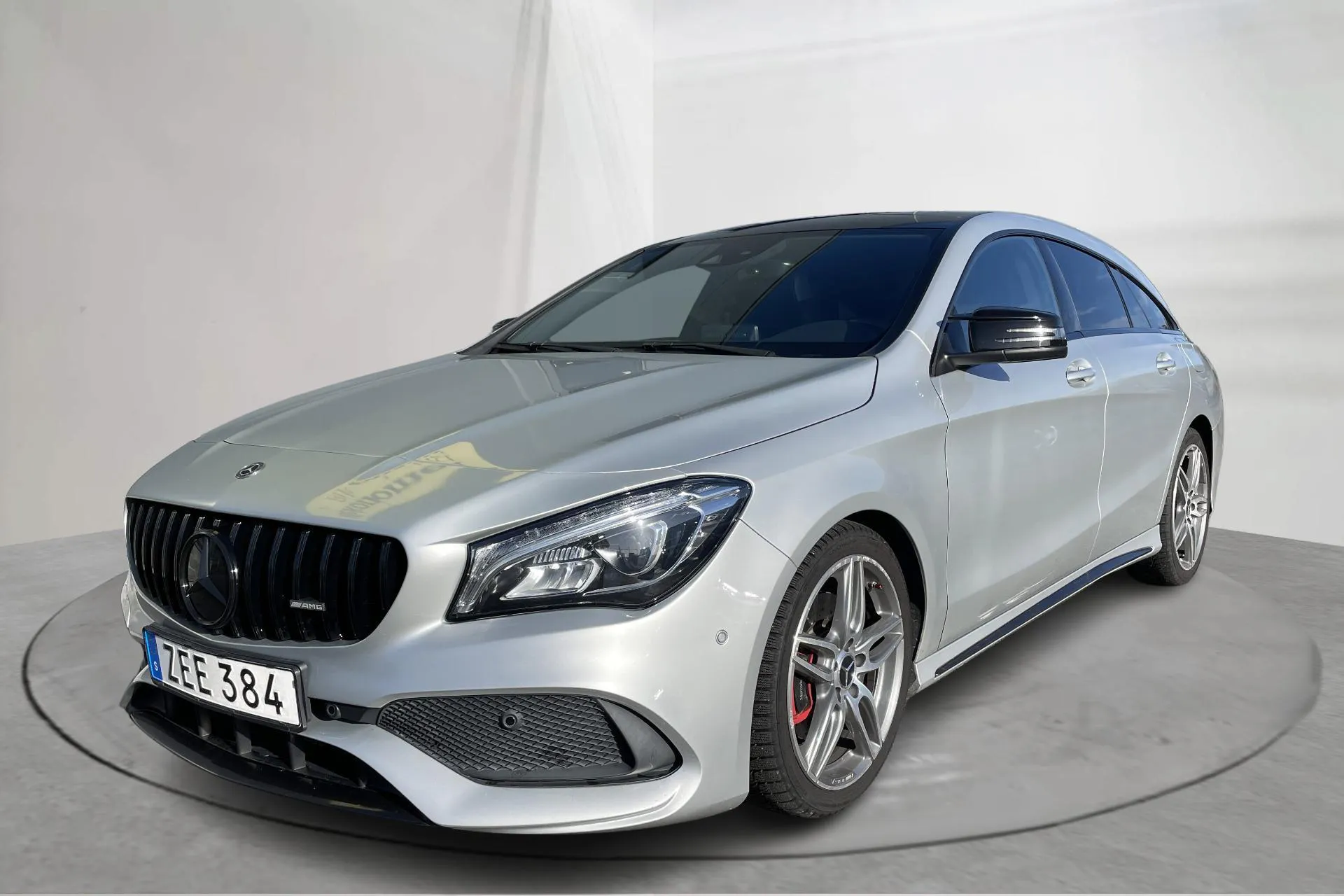 Presentation photo 1 of 23: Mercedes CLA 220 d 4MATIC Shooting Brake X117 (177hk) - 127 100 km - Automatic - silver - 2018