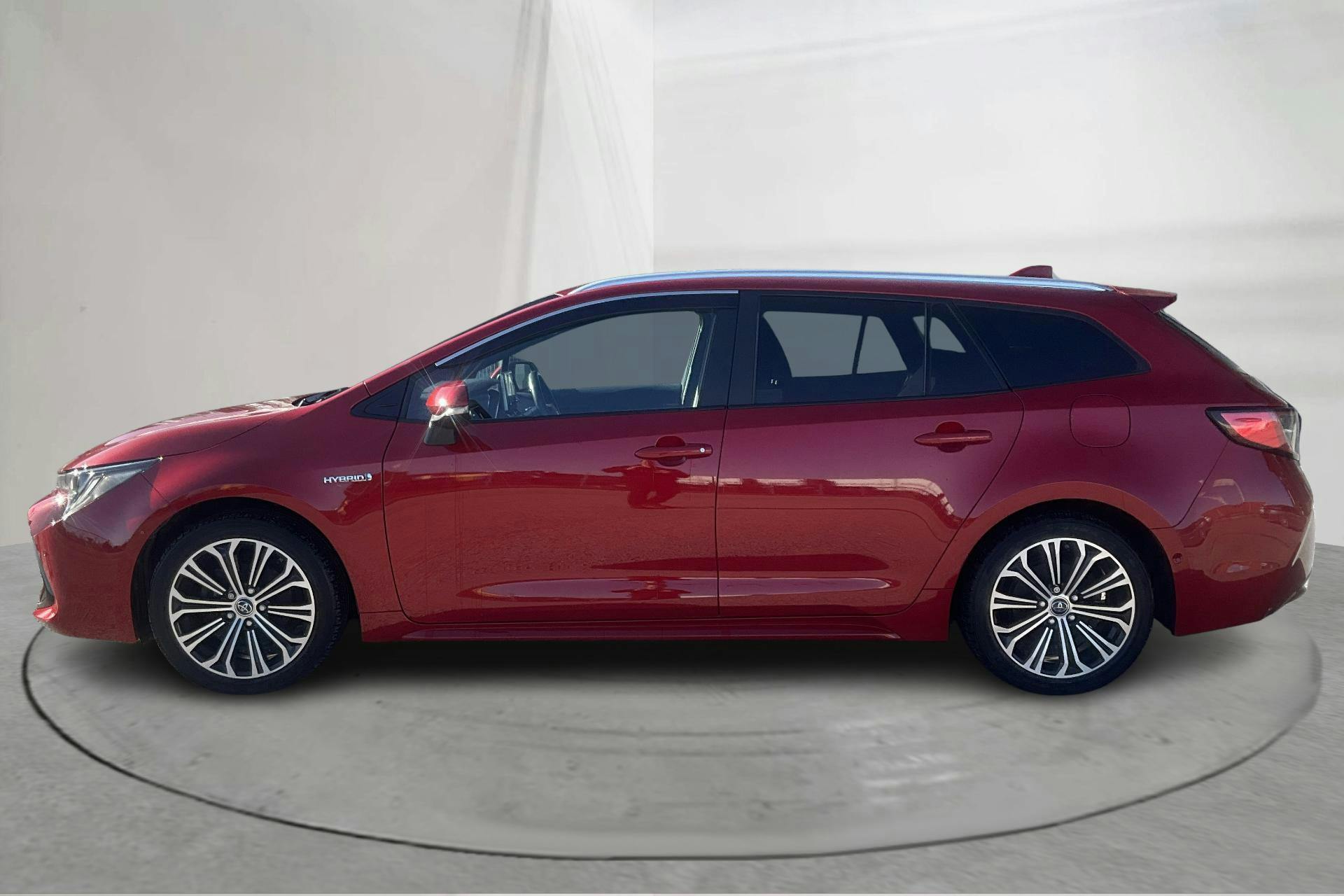 Presentation photo 2 of 14: Toyota Corolla 1.8 Hybrid Touring Sports (122hk) - 47 310 km - Automatic - red - 2019