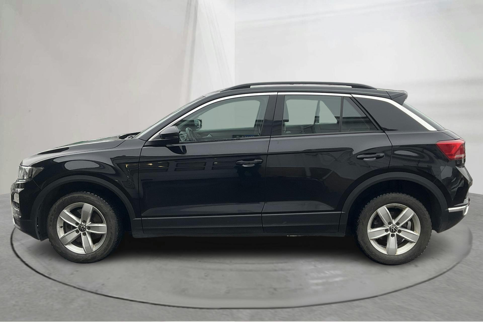 Presentationsfoto 2 av 13: VW T-Roc 2.0 TDI 4MOTION (150hk) - 13 623 mil - Automat - svart - 2021