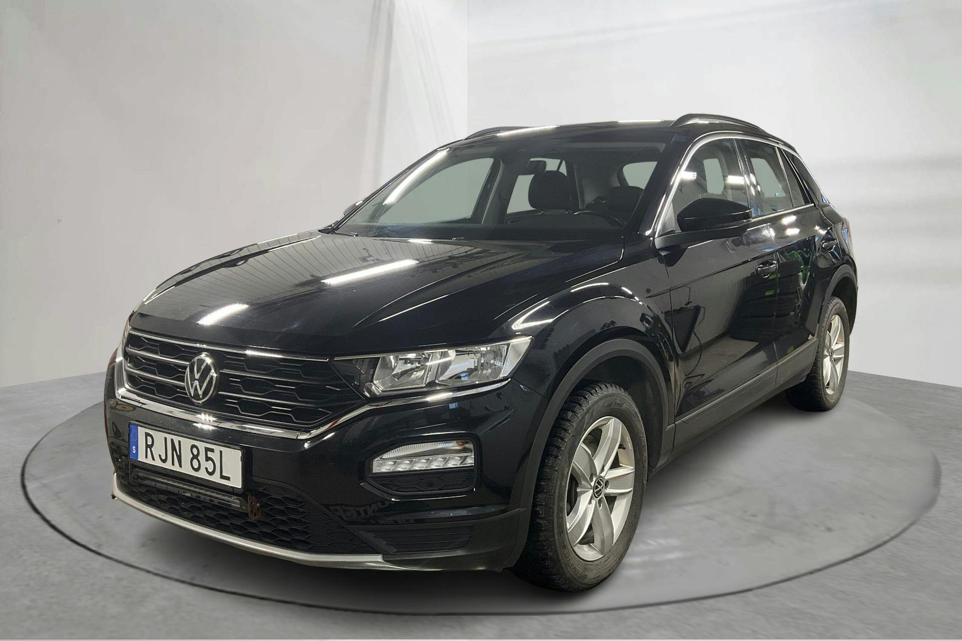 Presentationsfoto 1 av 13: VW T-Roc 2.0 TDI 4MOTION (150hk) - 13 623 mil - Automat - svart - 2021
