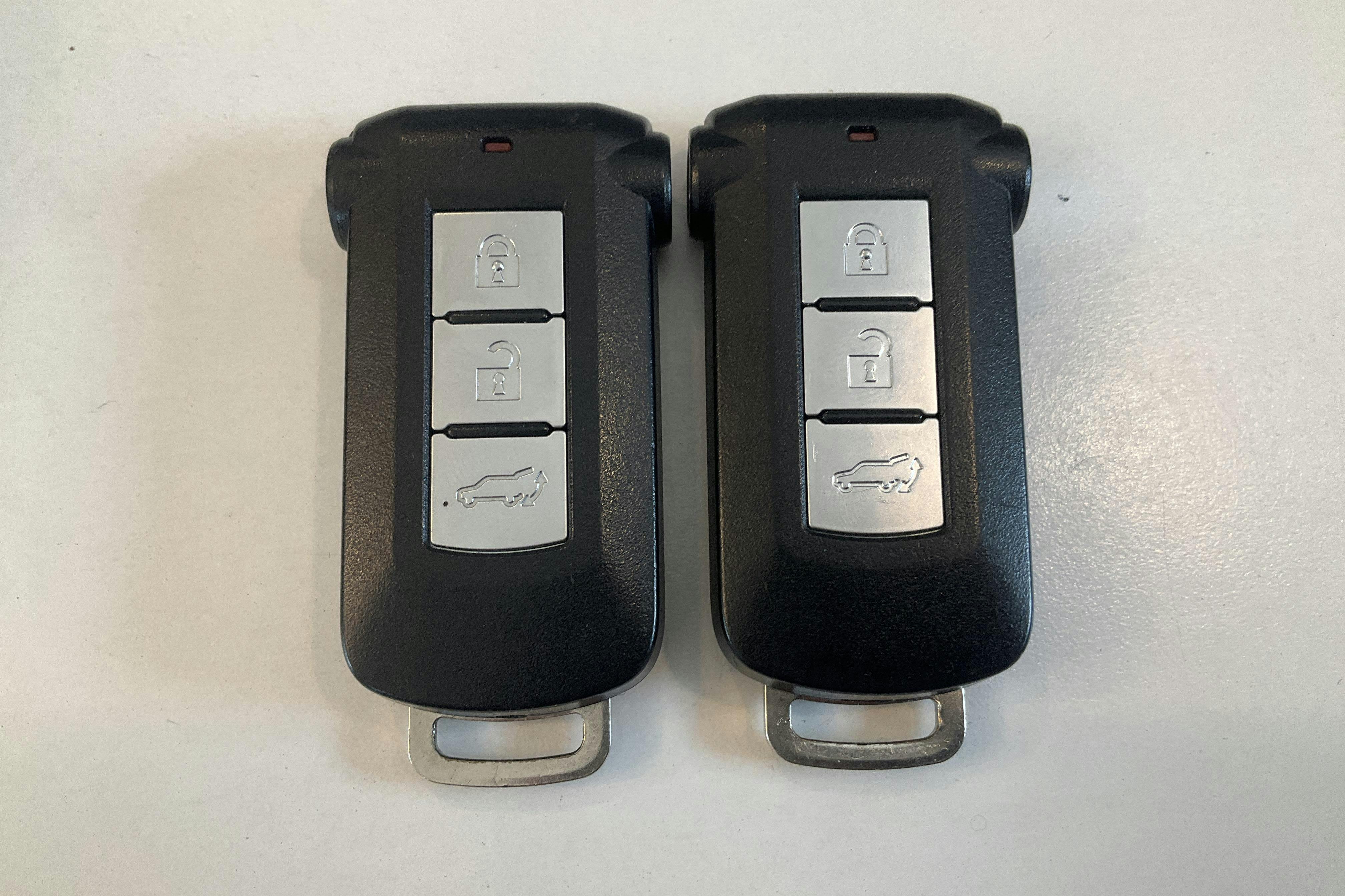 Presentation photo 17 of 17: Mitsubishi Outlander 2.0 Plug-in Hybrid 4WD (121hk) - 94 840 km - Automatic - silver - 2018