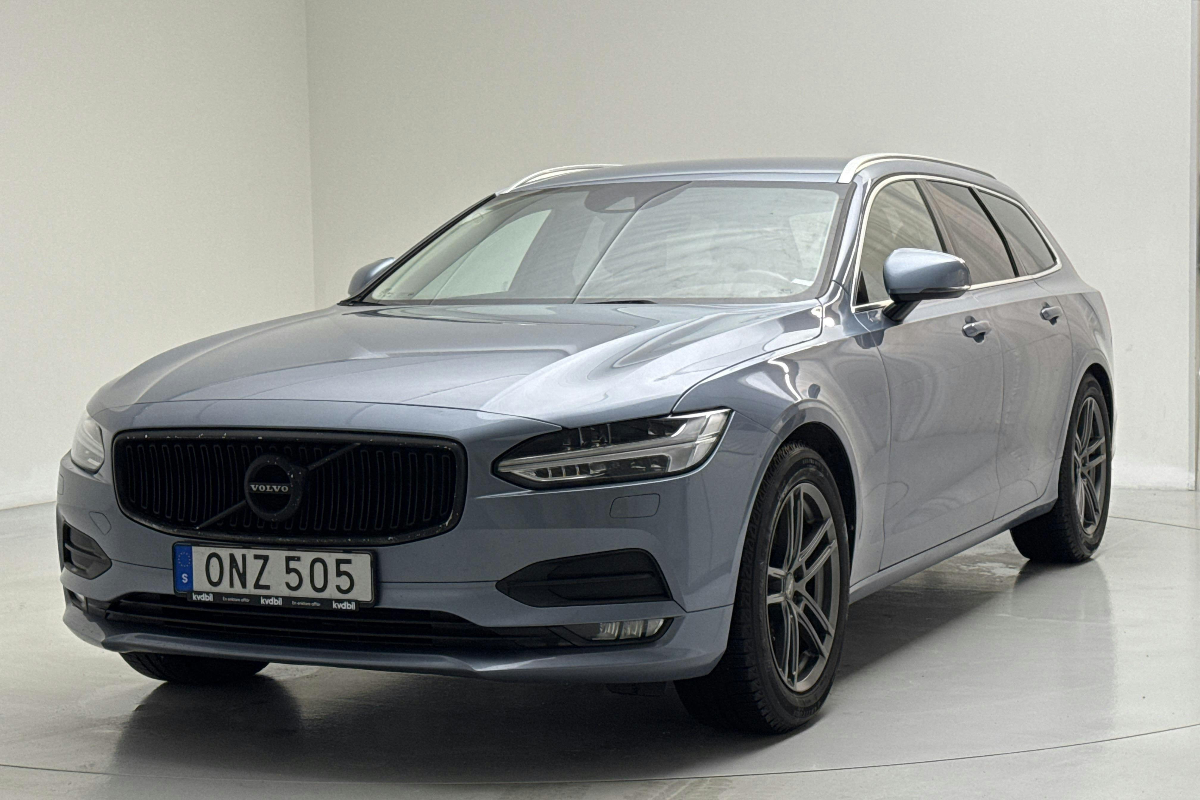 Presentation photo 1 of 14: Volvo V90 T5 (254hk) - 180 470 km - Automatic - Light Blue - 2017