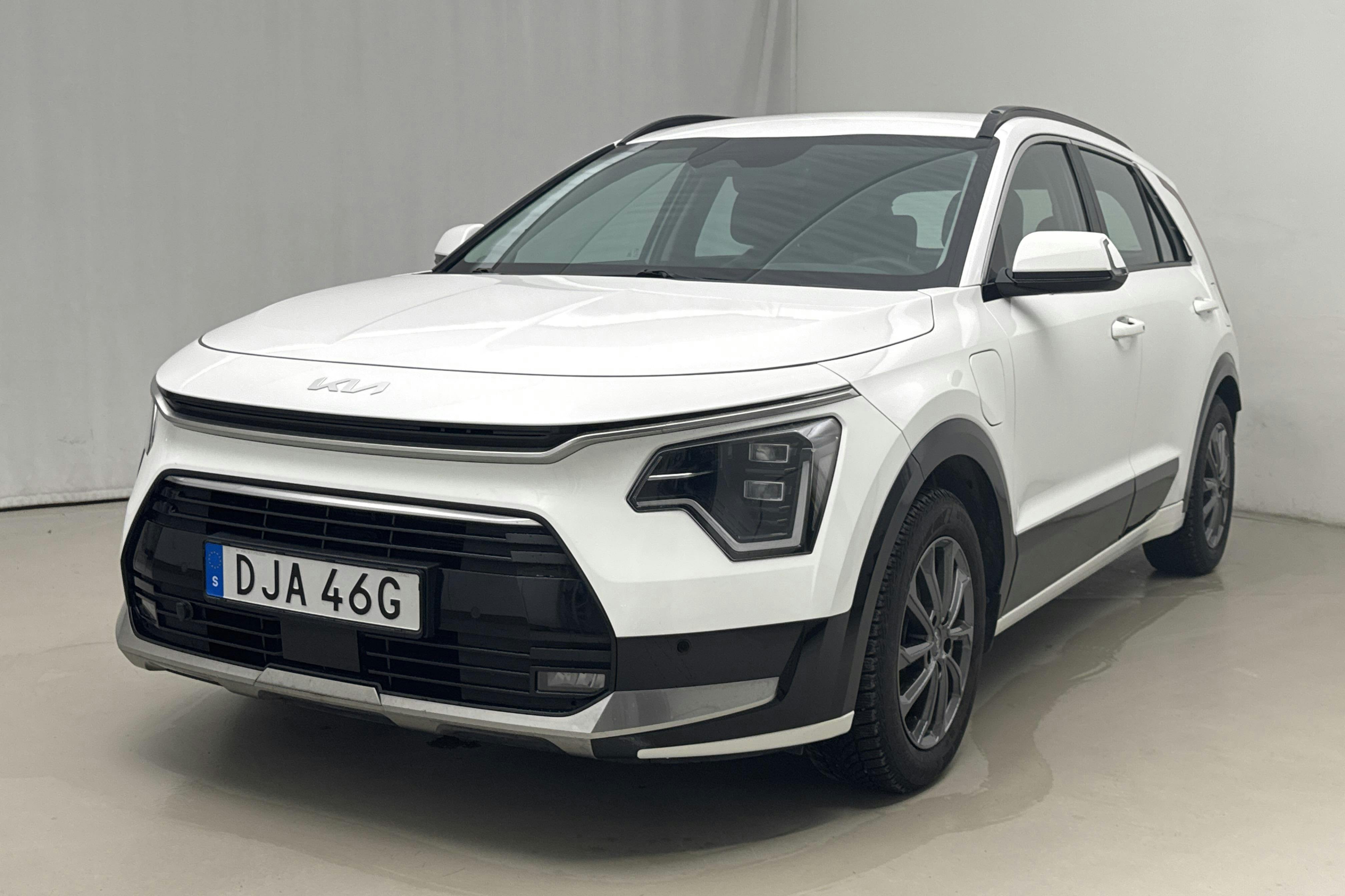 Presentationsfoto 1 av 22: KIA Niro Plug-in Hybrid (183hk) - 4 510 mil - Automat - vit - 2023