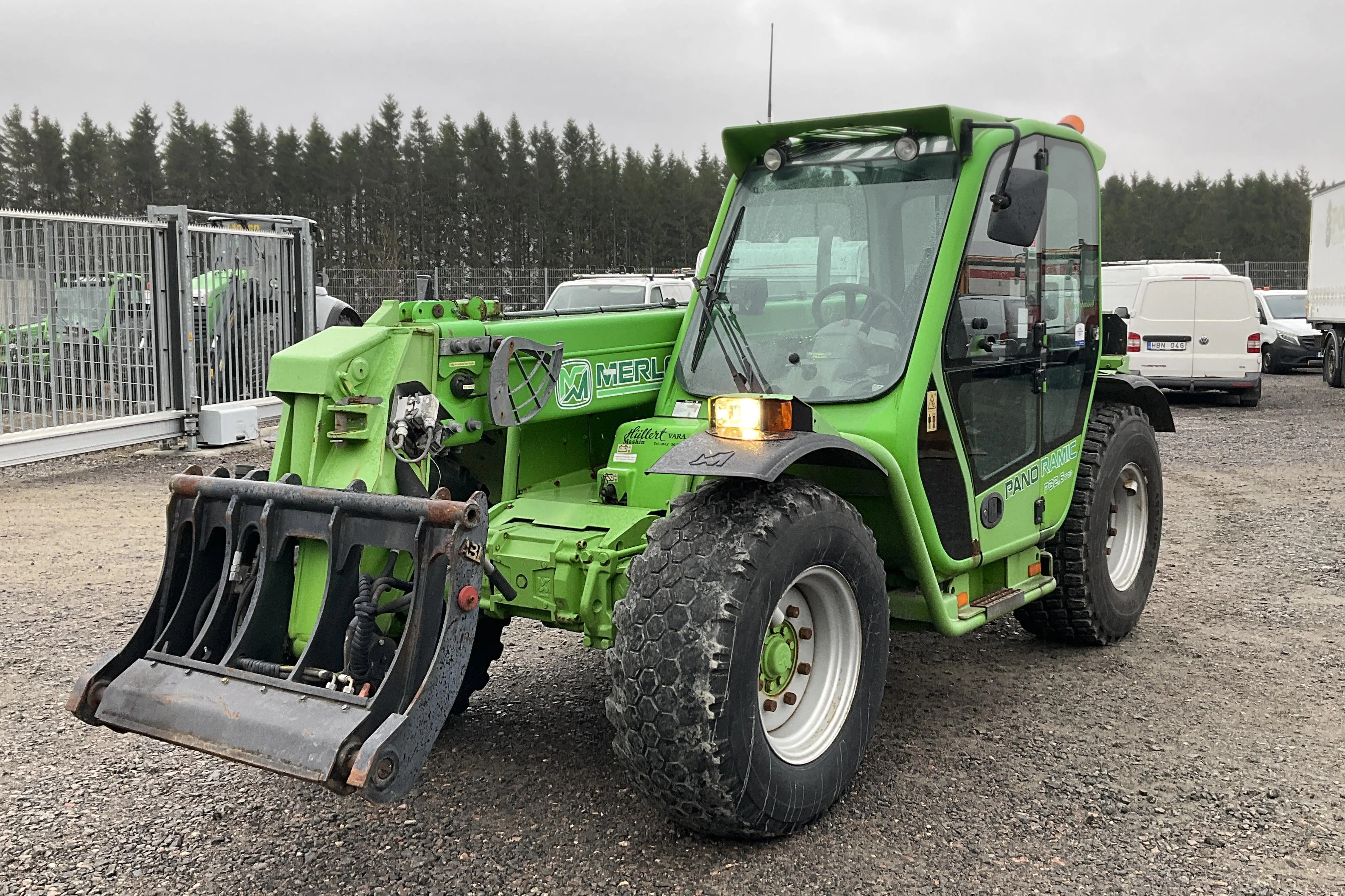 Presentationsfoto 1 av 49: MERLO F28TD / P32.6 TOP - 0 km - grön - 2014